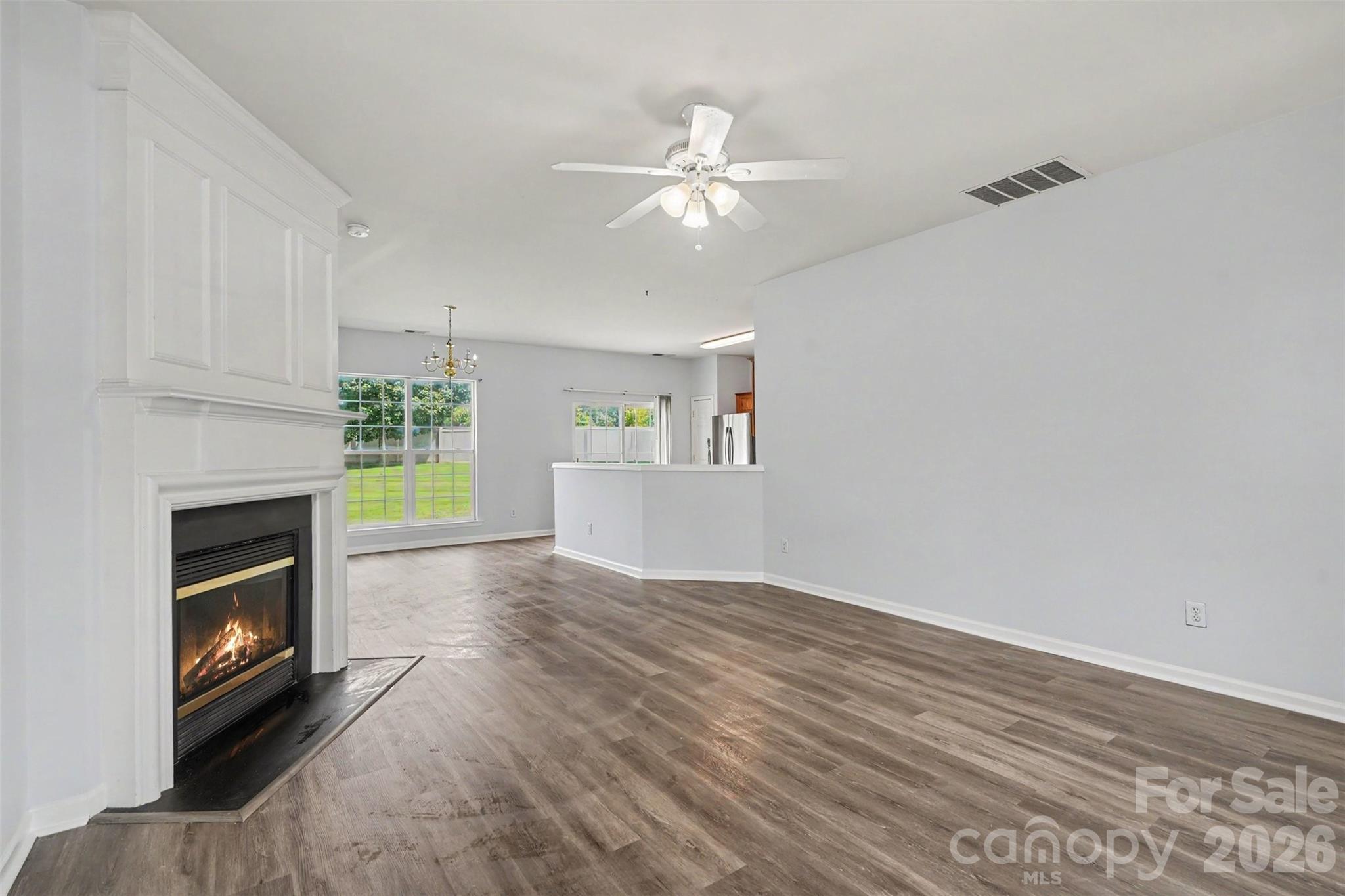 2410 Normancrest Court Property Photo 4