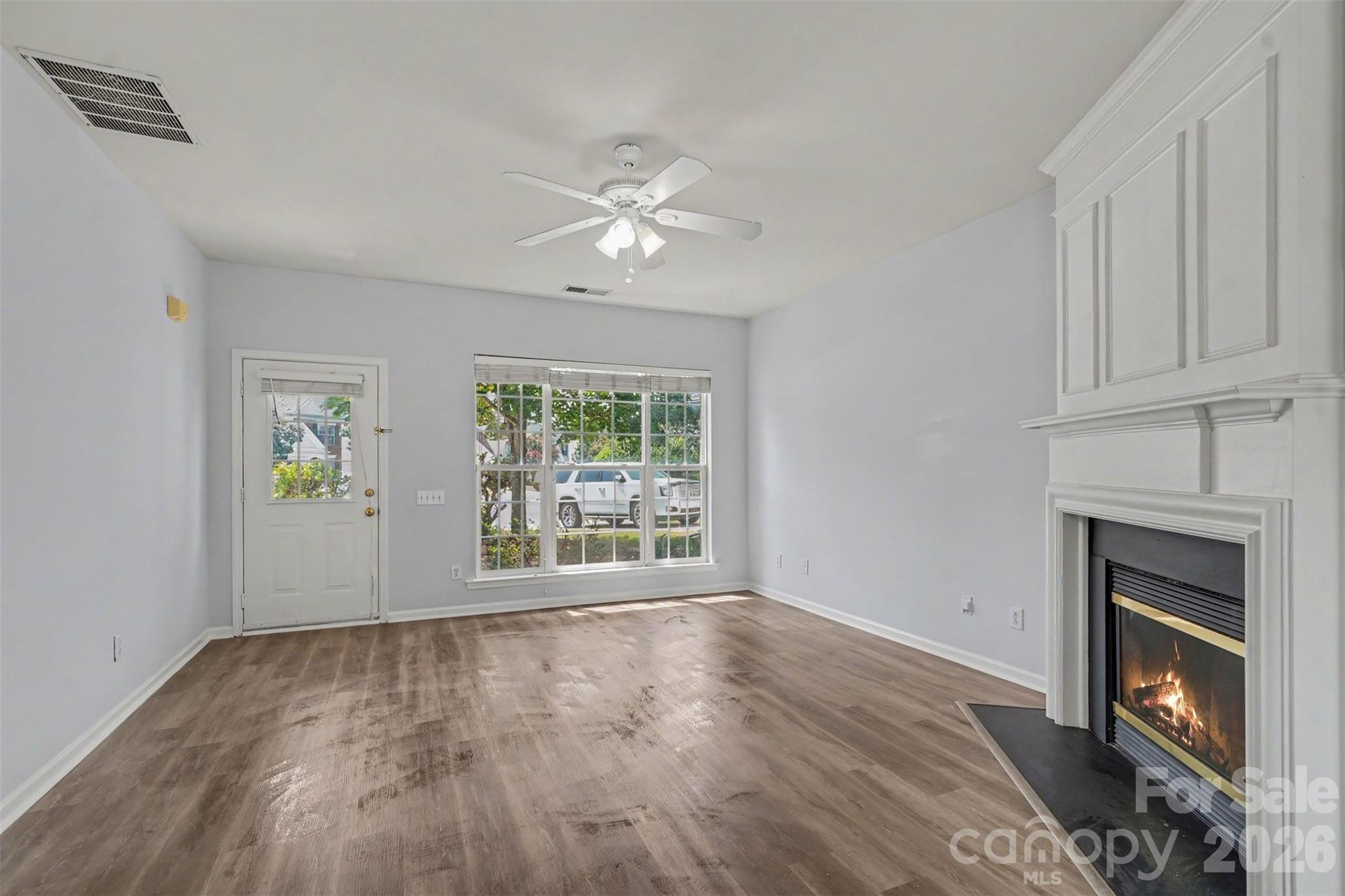 2410 Normancrest Court Property Photo 5