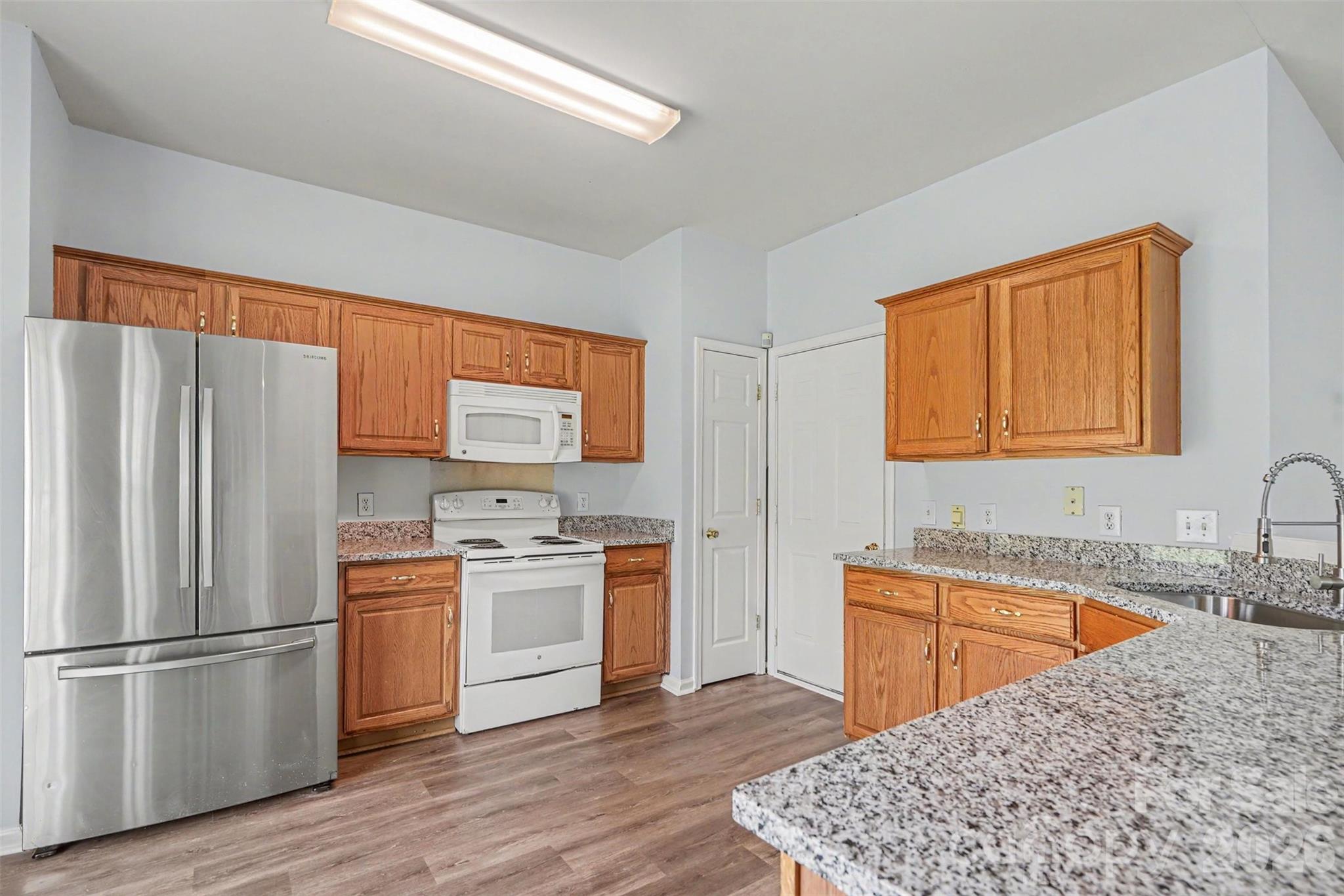 2410 Normancrest Court Property Photo 7