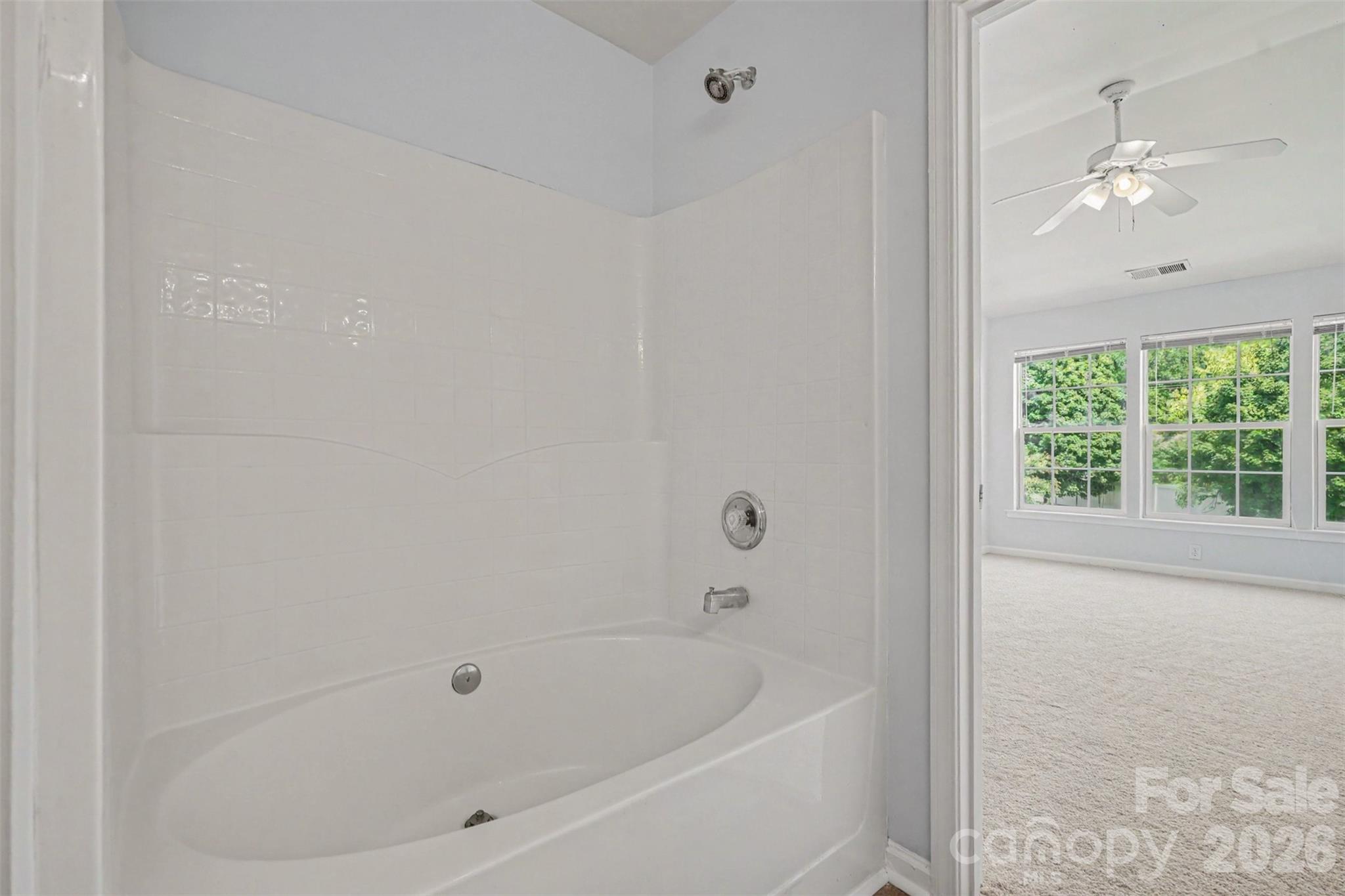 2410 Normancrest Court Property Photo 16