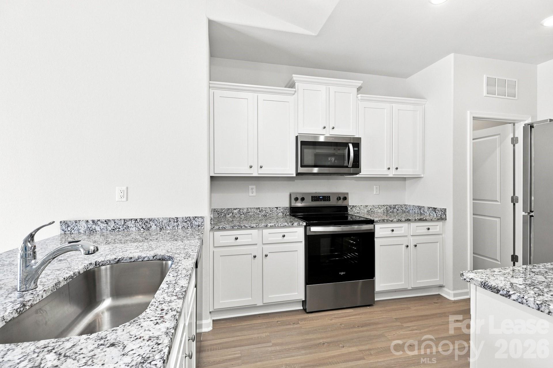 221 Aniston Lane Property Photo 4