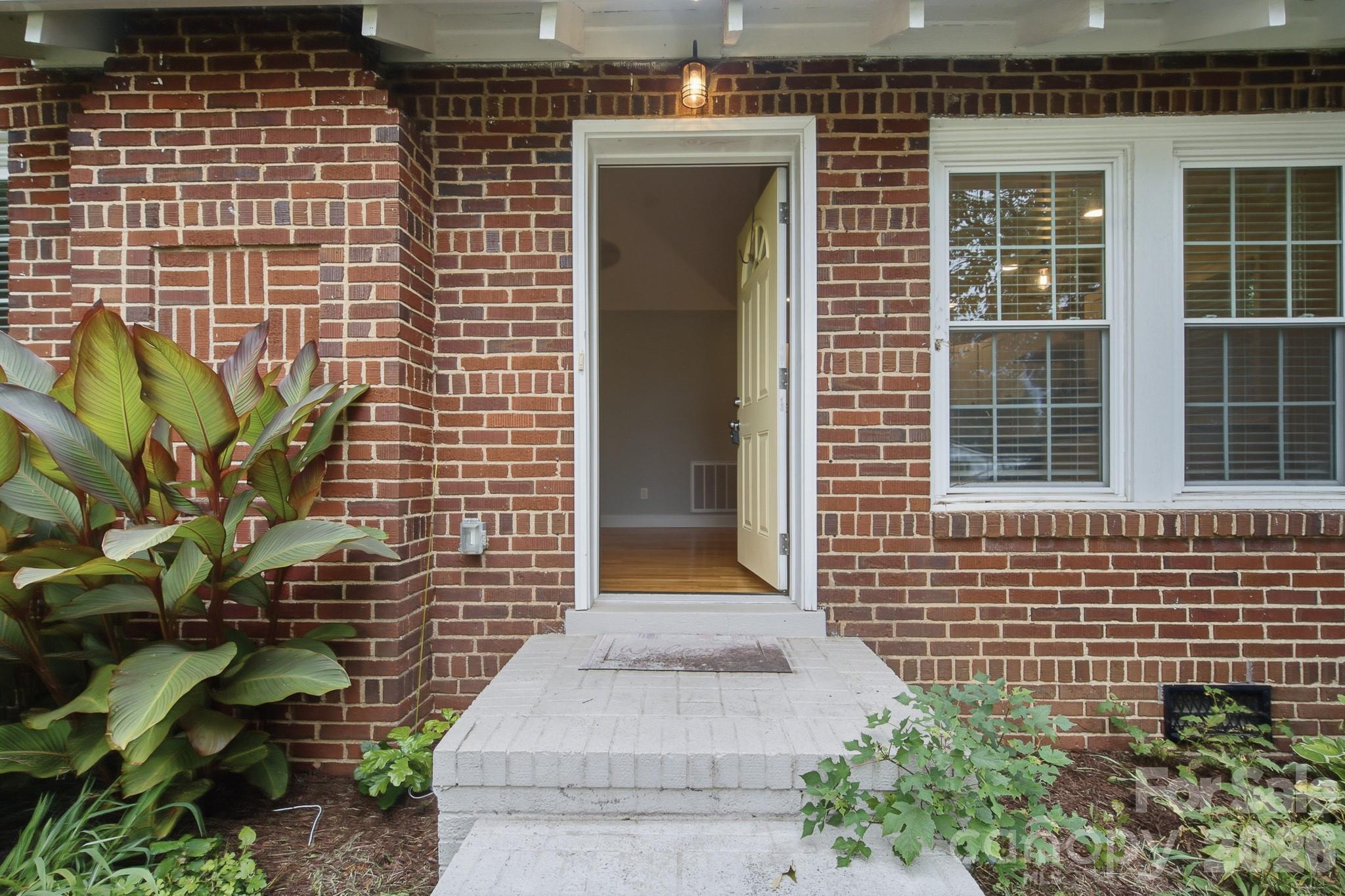 626 S Green Street Property Photo 10