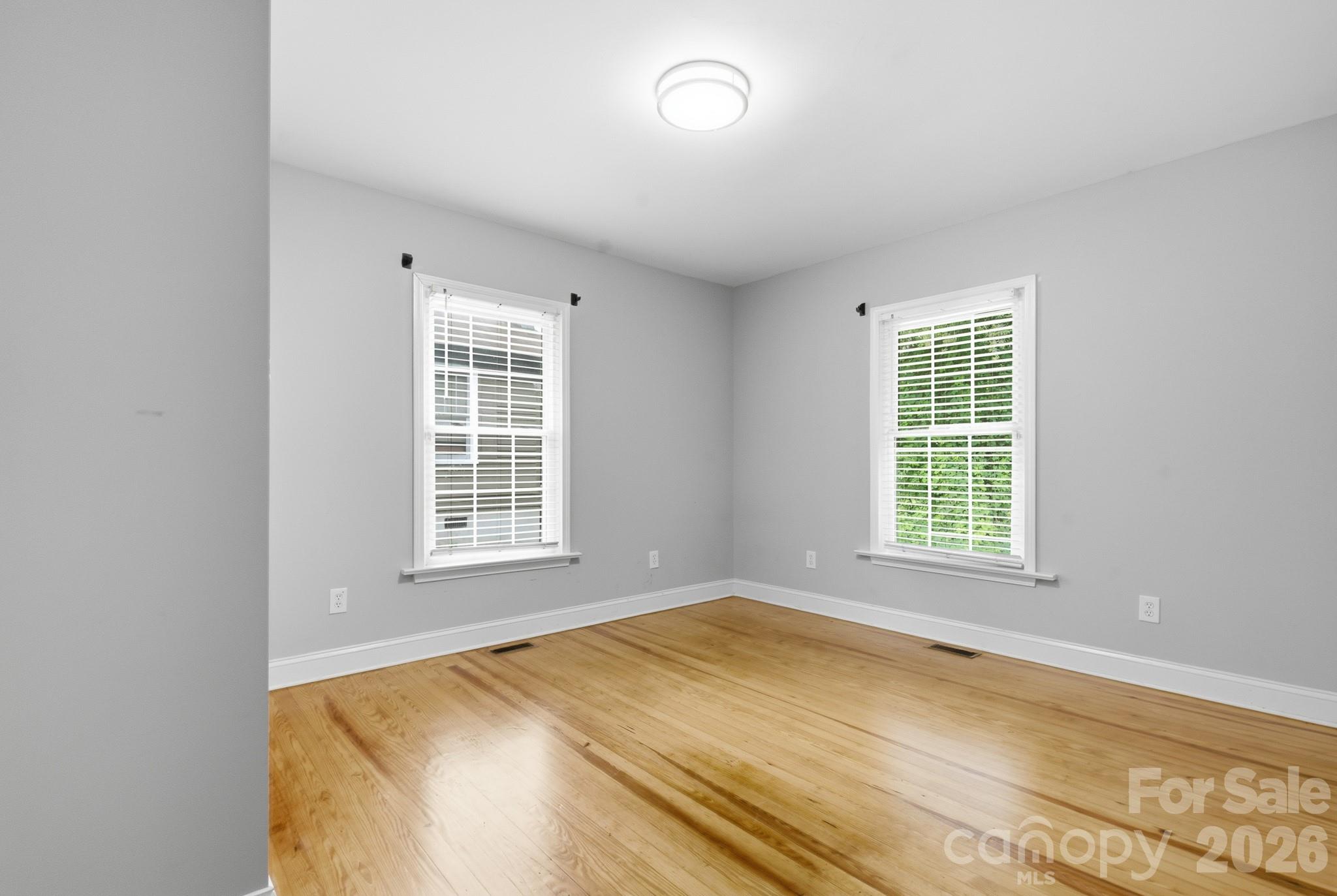626 S Green Street Property Photo 12