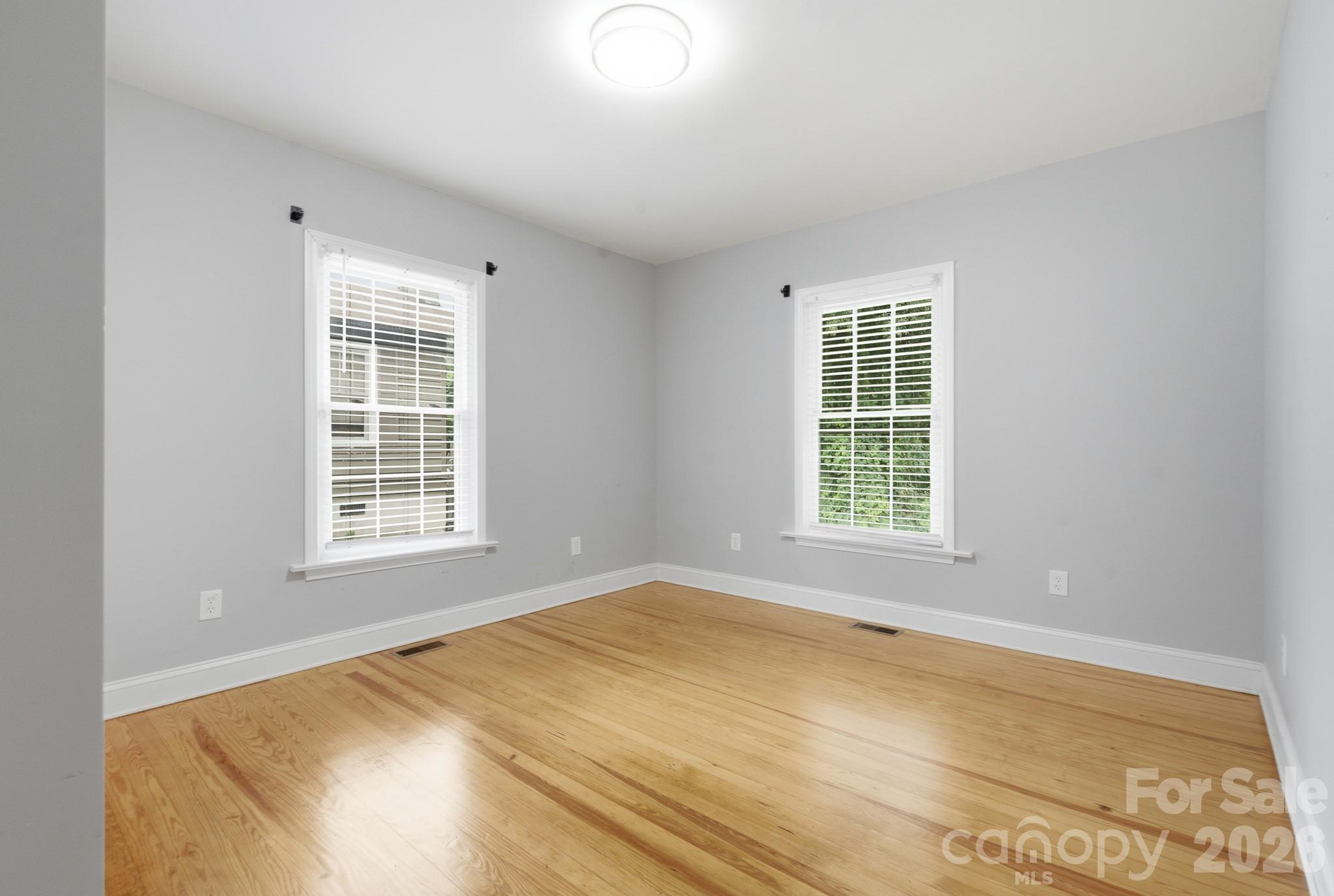 626 S Green Street Property Photo 13