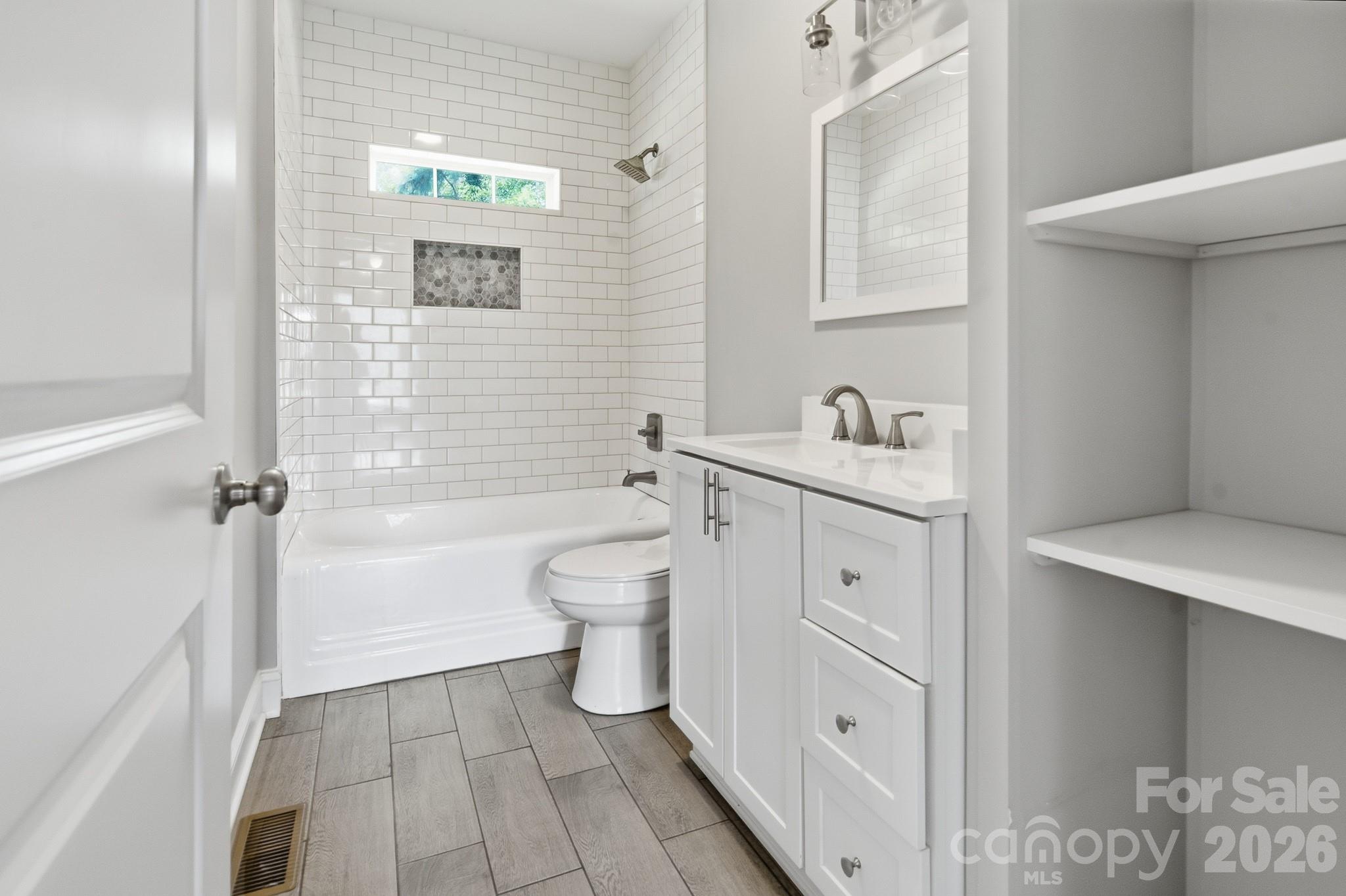 626 S Green Street Property Photo 15