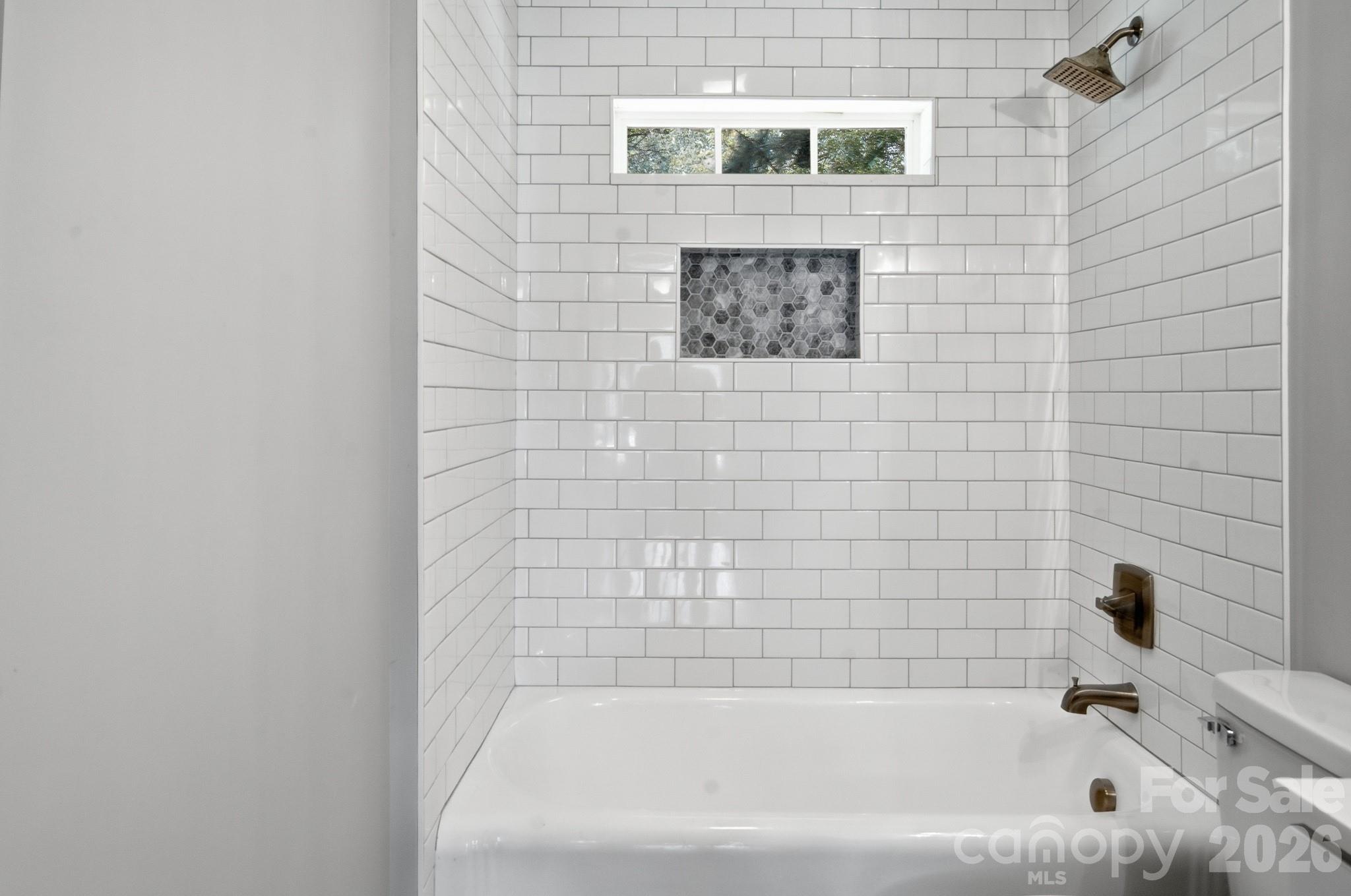 626 S Green Street Property Photo 16