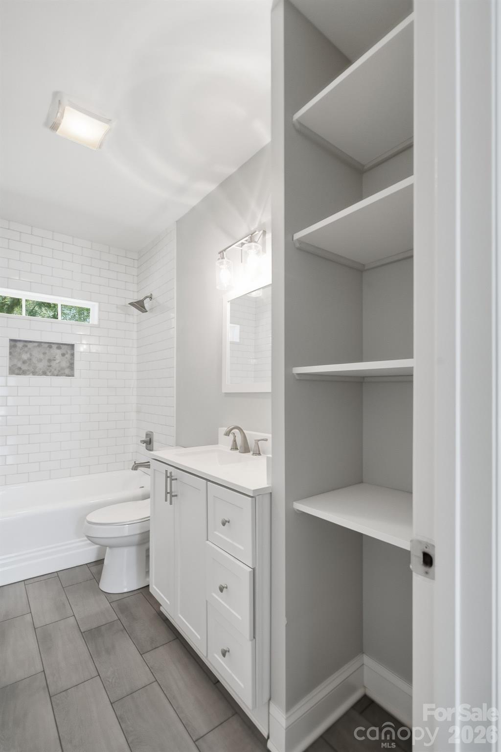 626 S Green Street Property Photo 17