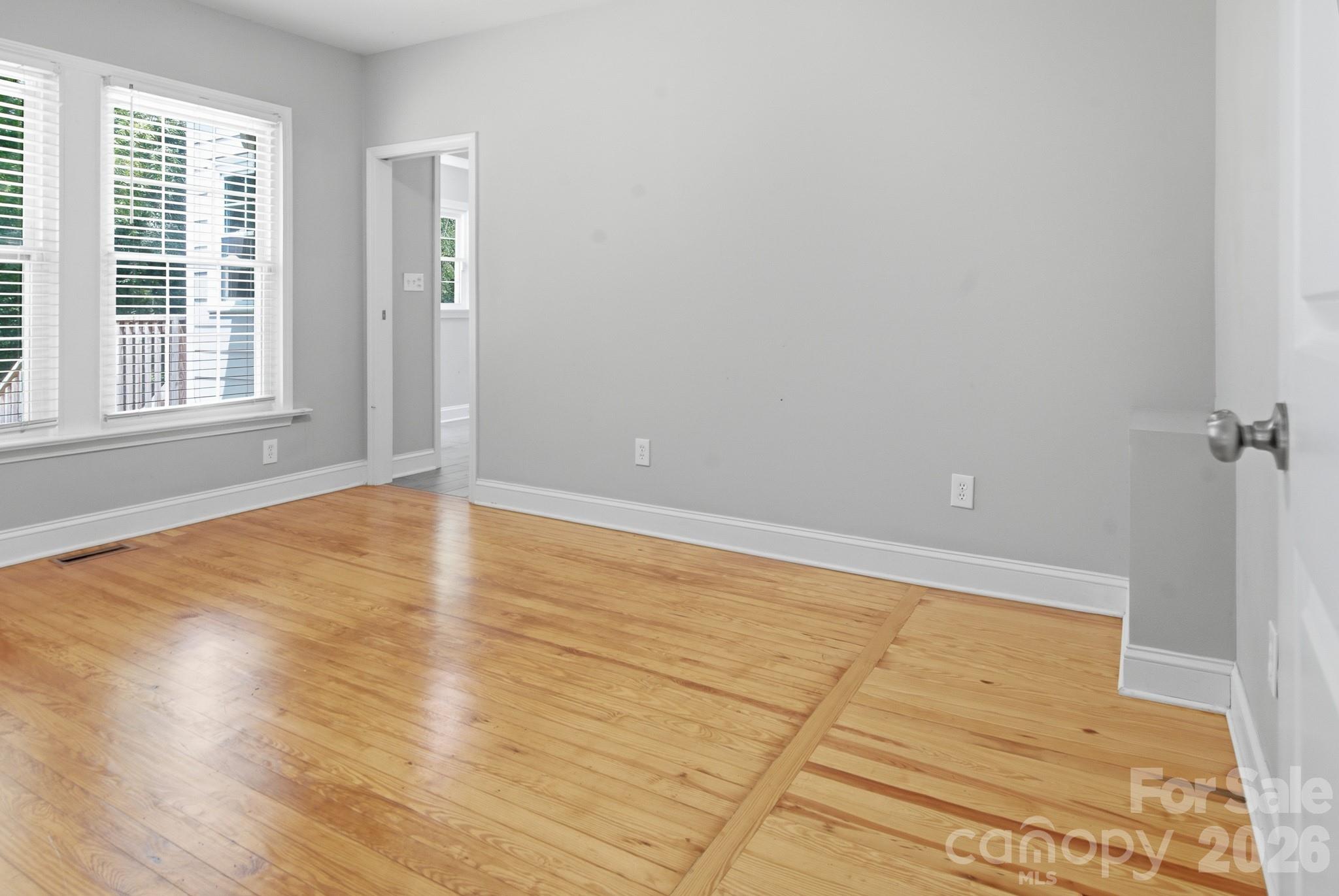 626 S Green Street Property Photo 18