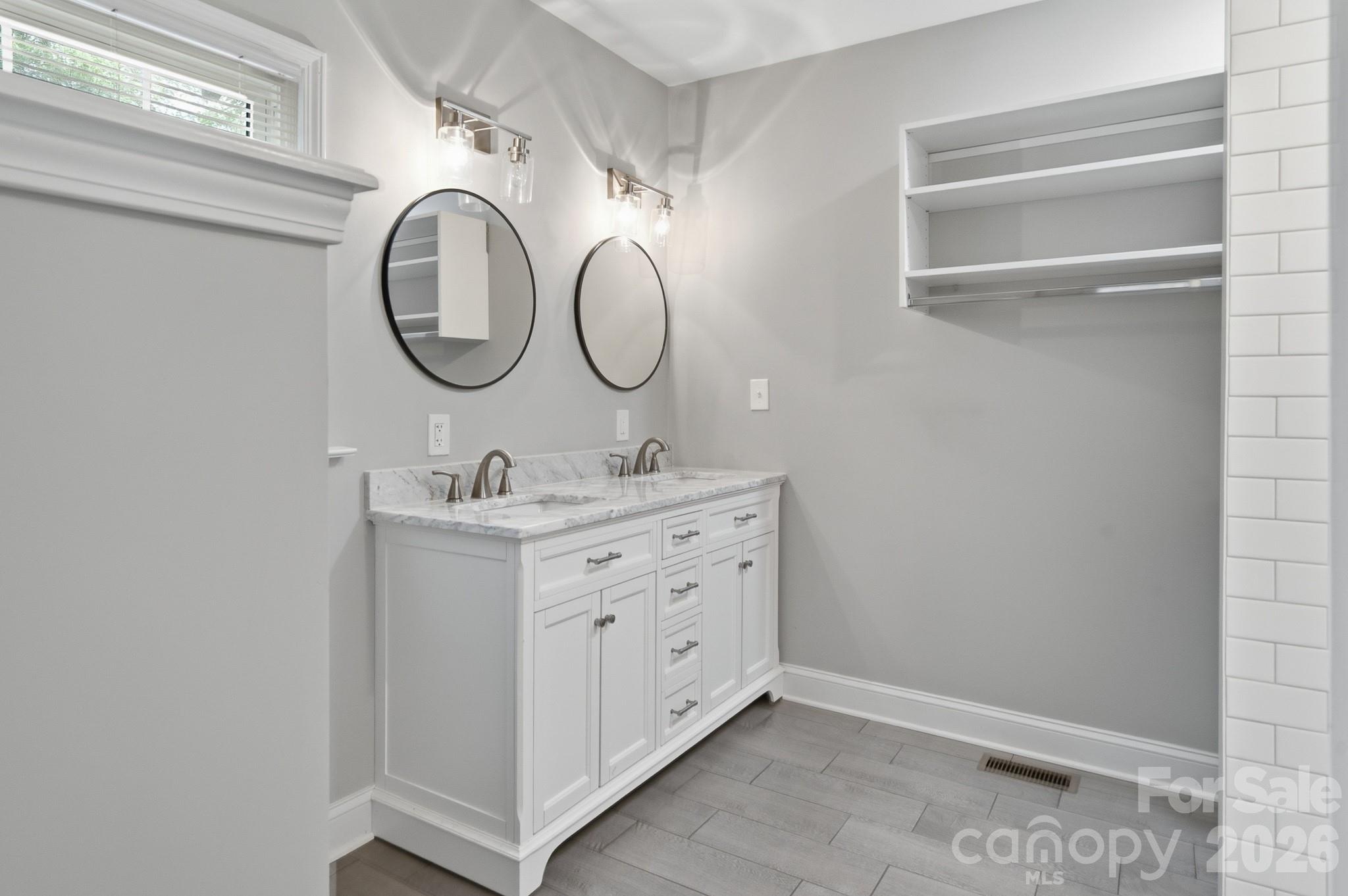 626 S Green Street Property Photo 19