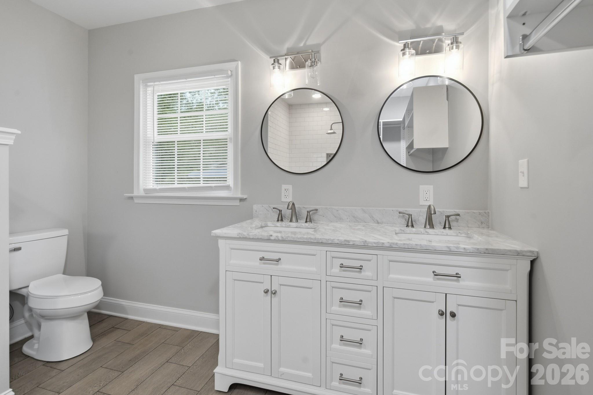 626 S Green Street Property Photo 21