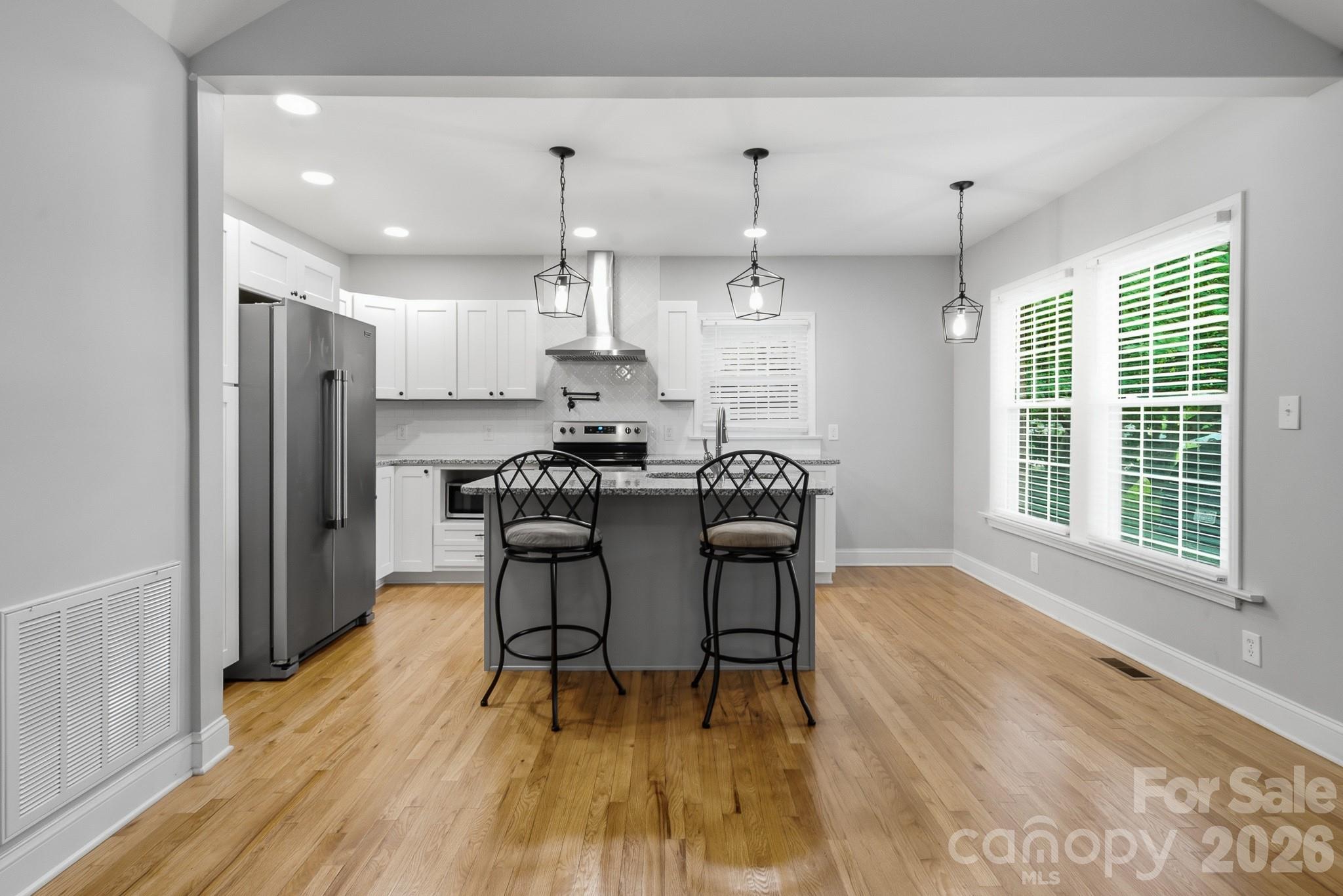 626 S Green Street Property Photo 27