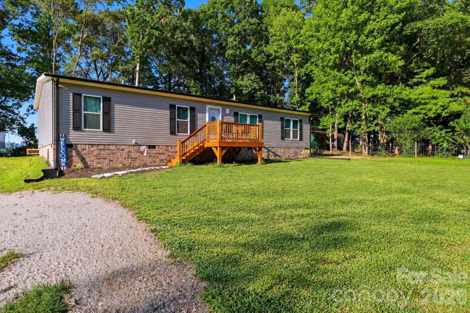 947 Jay Burke Road Property Photo 1