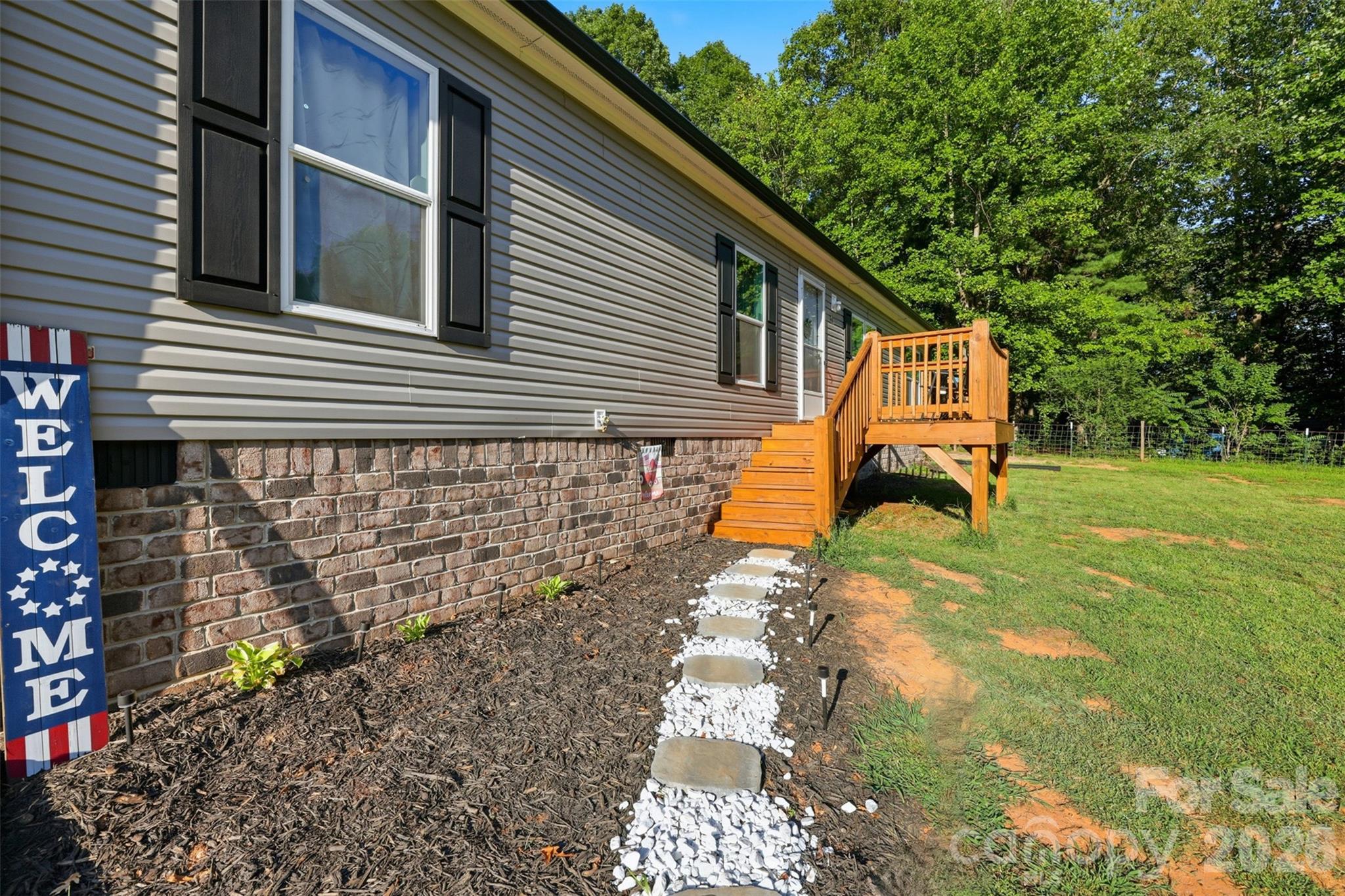 947 Jay Burke Road Property Photo 3