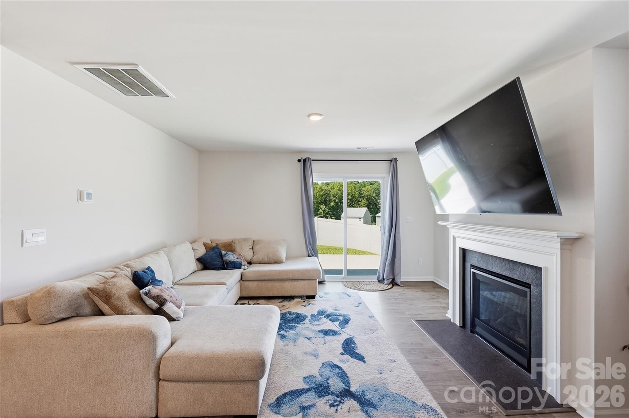 2141 Redstone Drive Property Photo 15