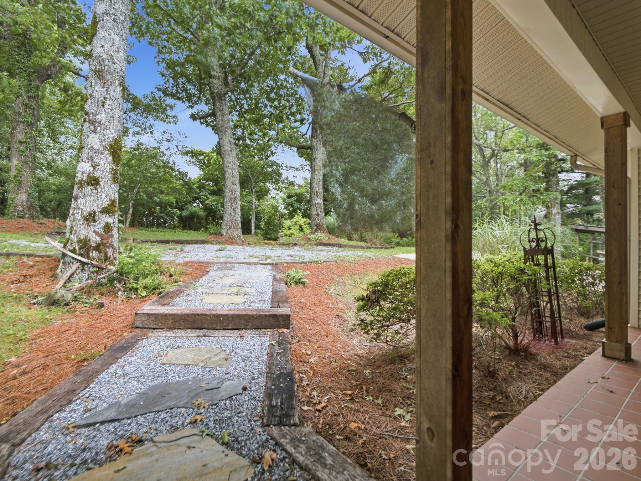 327 Summit Road Property Photo 7
