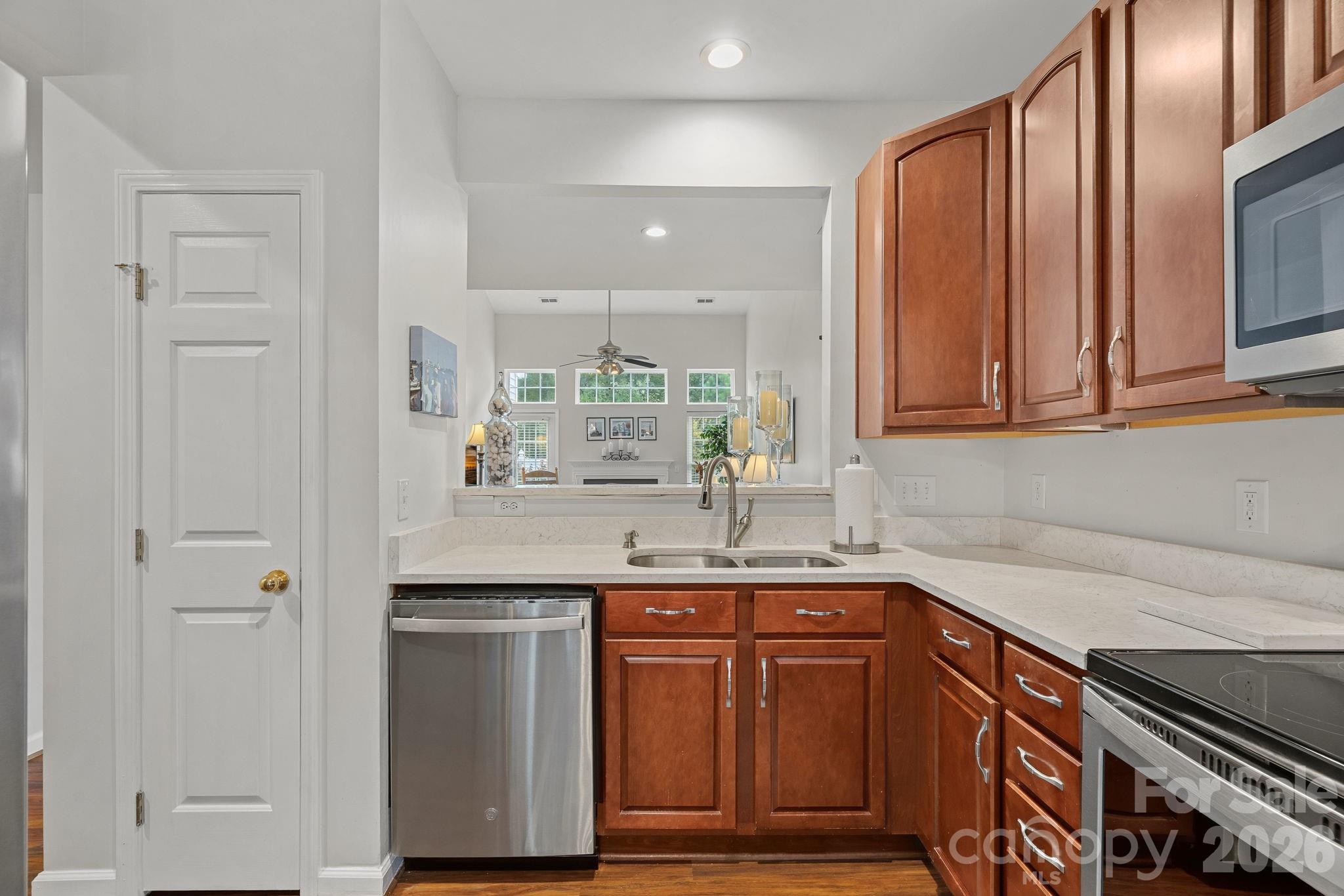 1628 Backcreek Lane Property Photo 11