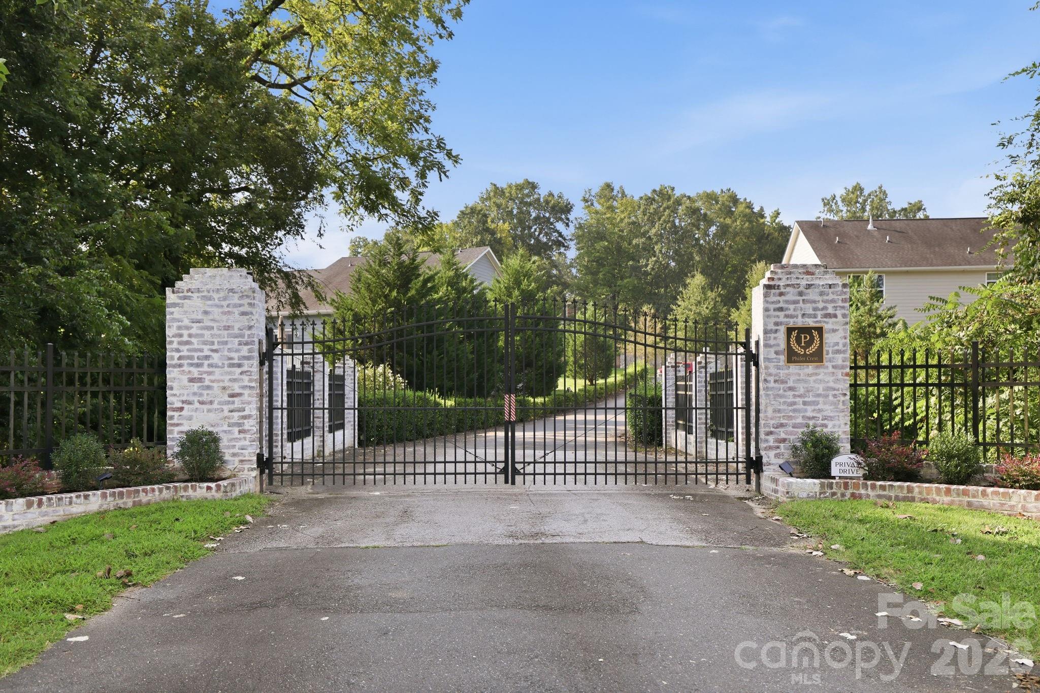 4742 Phifer Crest Court Property Photo 2
