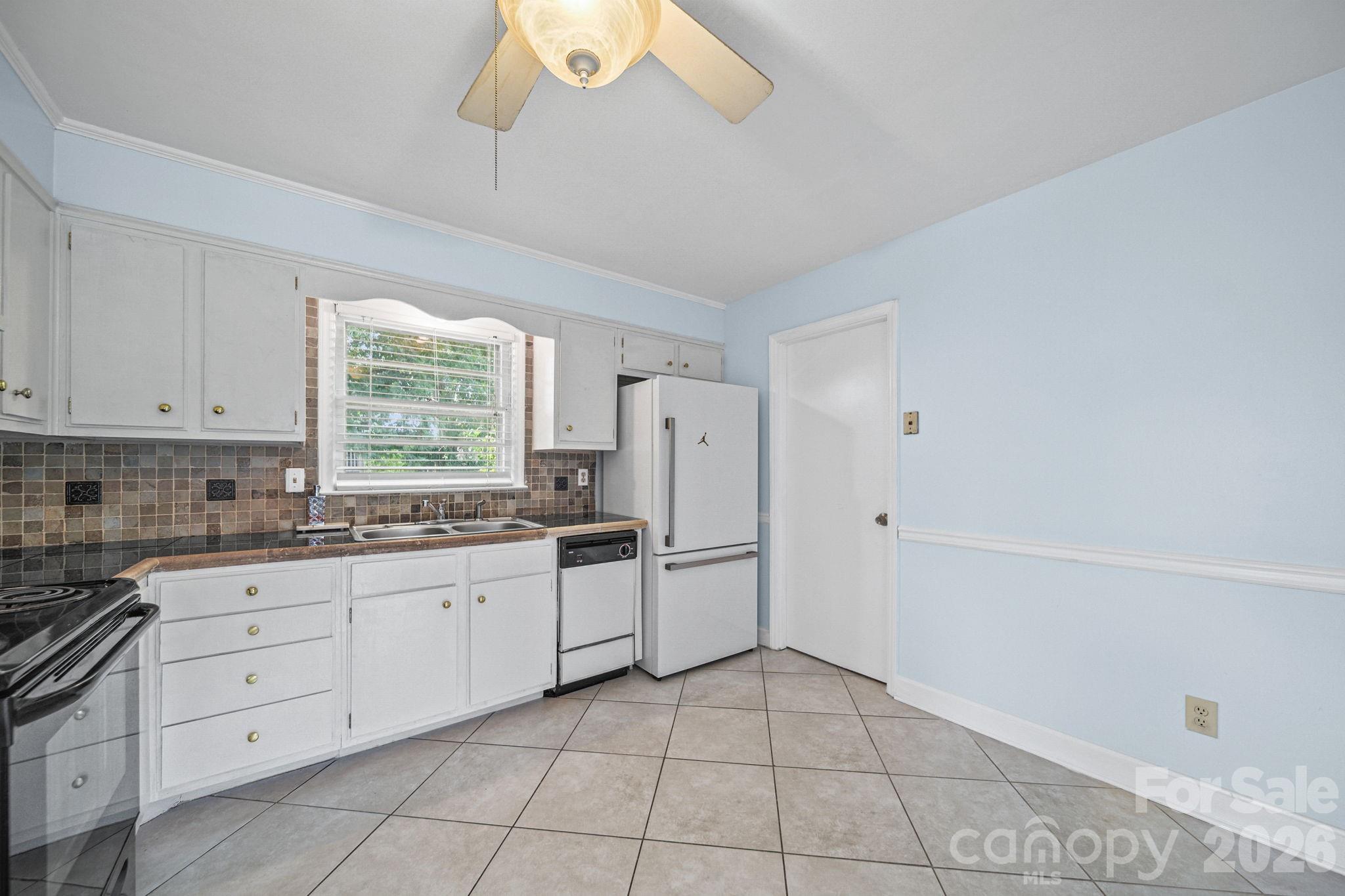 3029 Rosehill Drive Property Photo 7