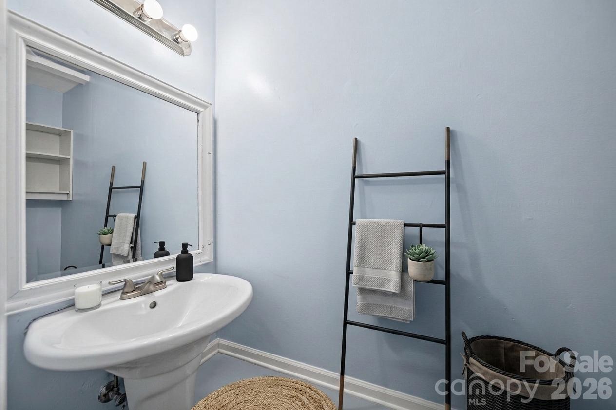 3029 Rosehill Drive Property Photo 28
