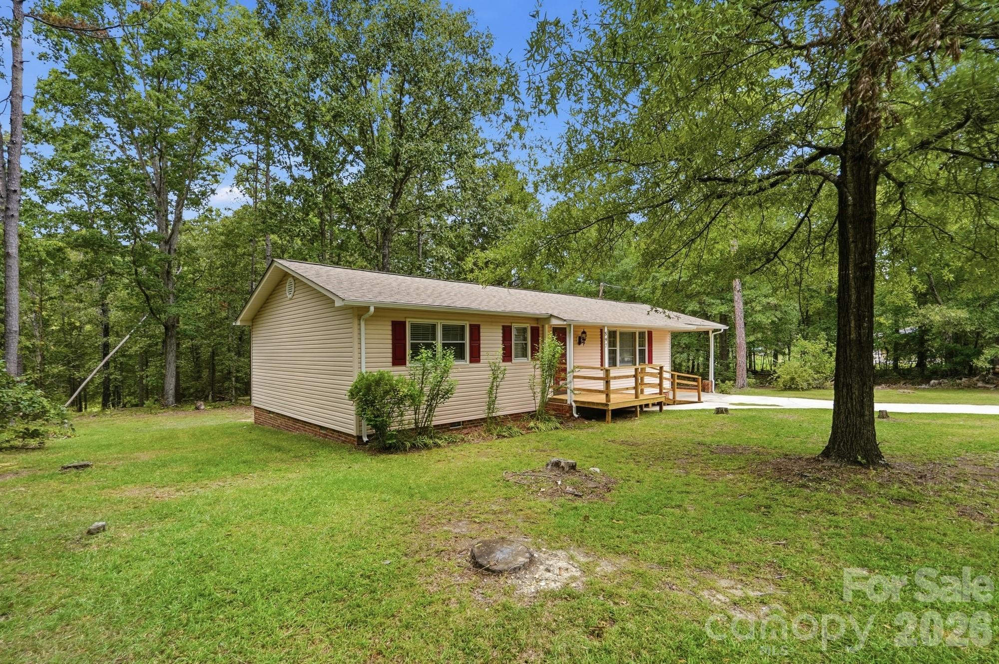 897 Community Lane Property Photo 4