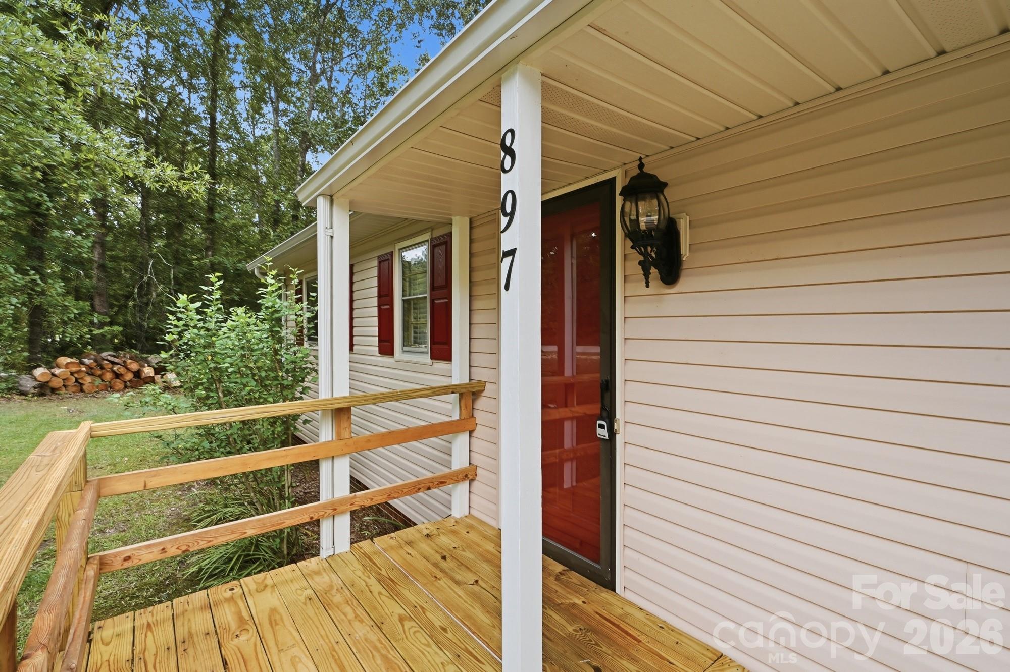 897 Community Lane Property Photo 6