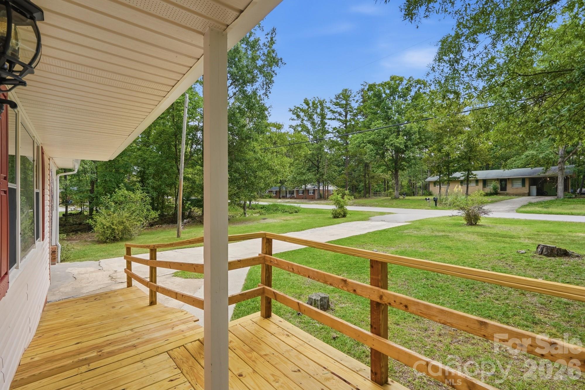 897 Community Lane Property Photo 8
