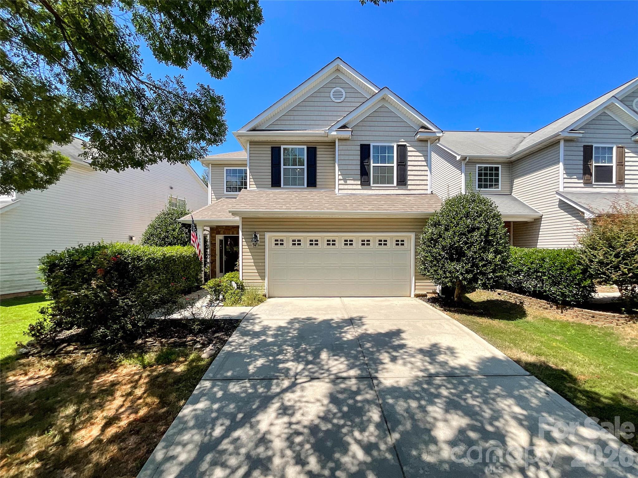 1033 Mountain Laurel Court Property Photo 2