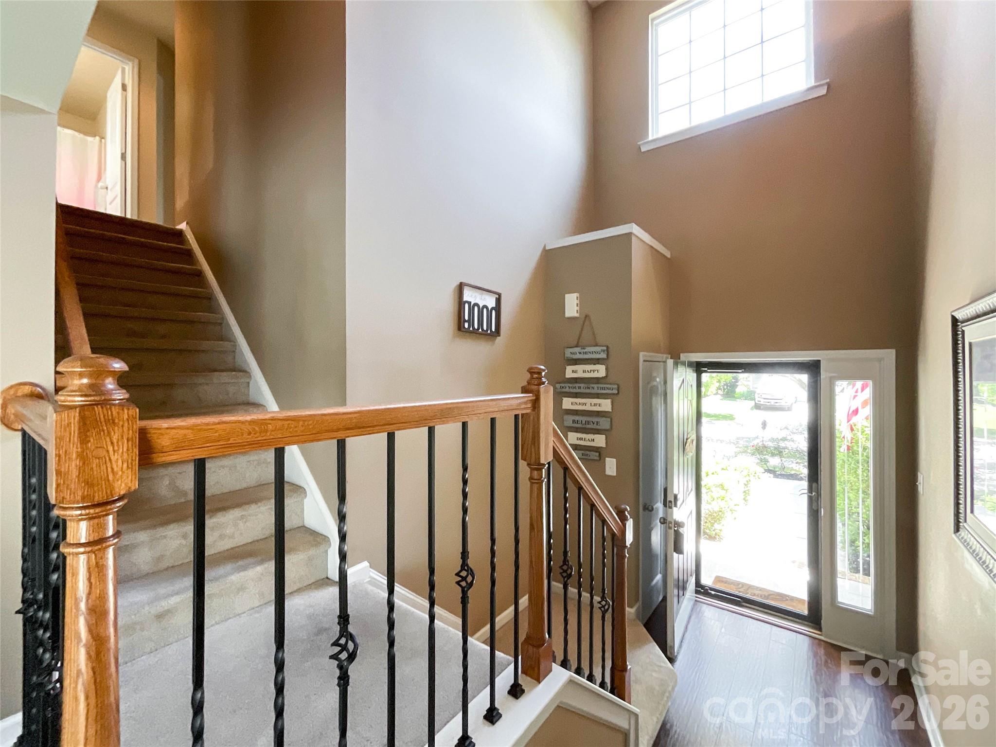 1033 Mountain Laurel Court Property Photo 4