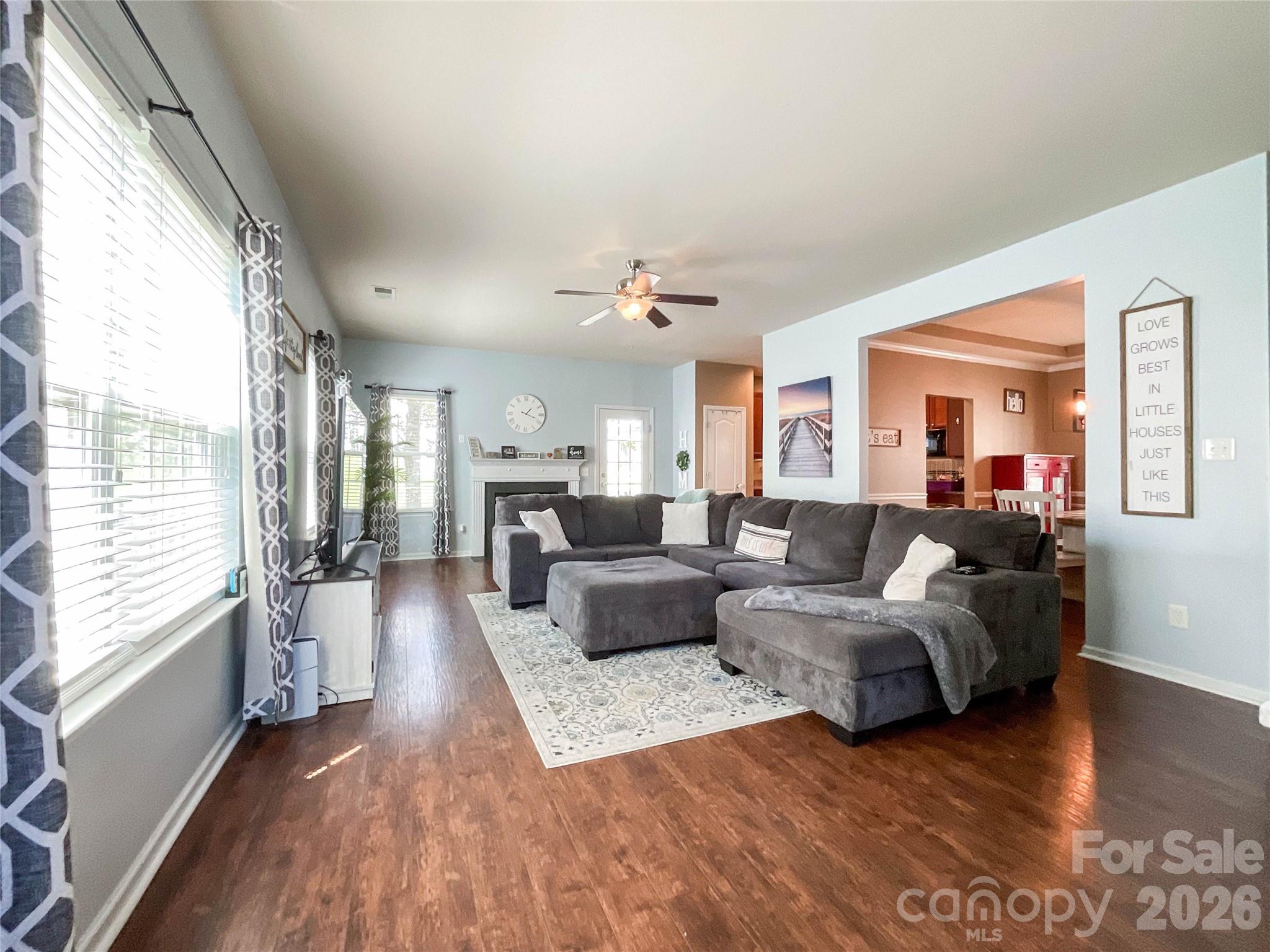 1033 Mountain Laurel Court Property Photo 6
