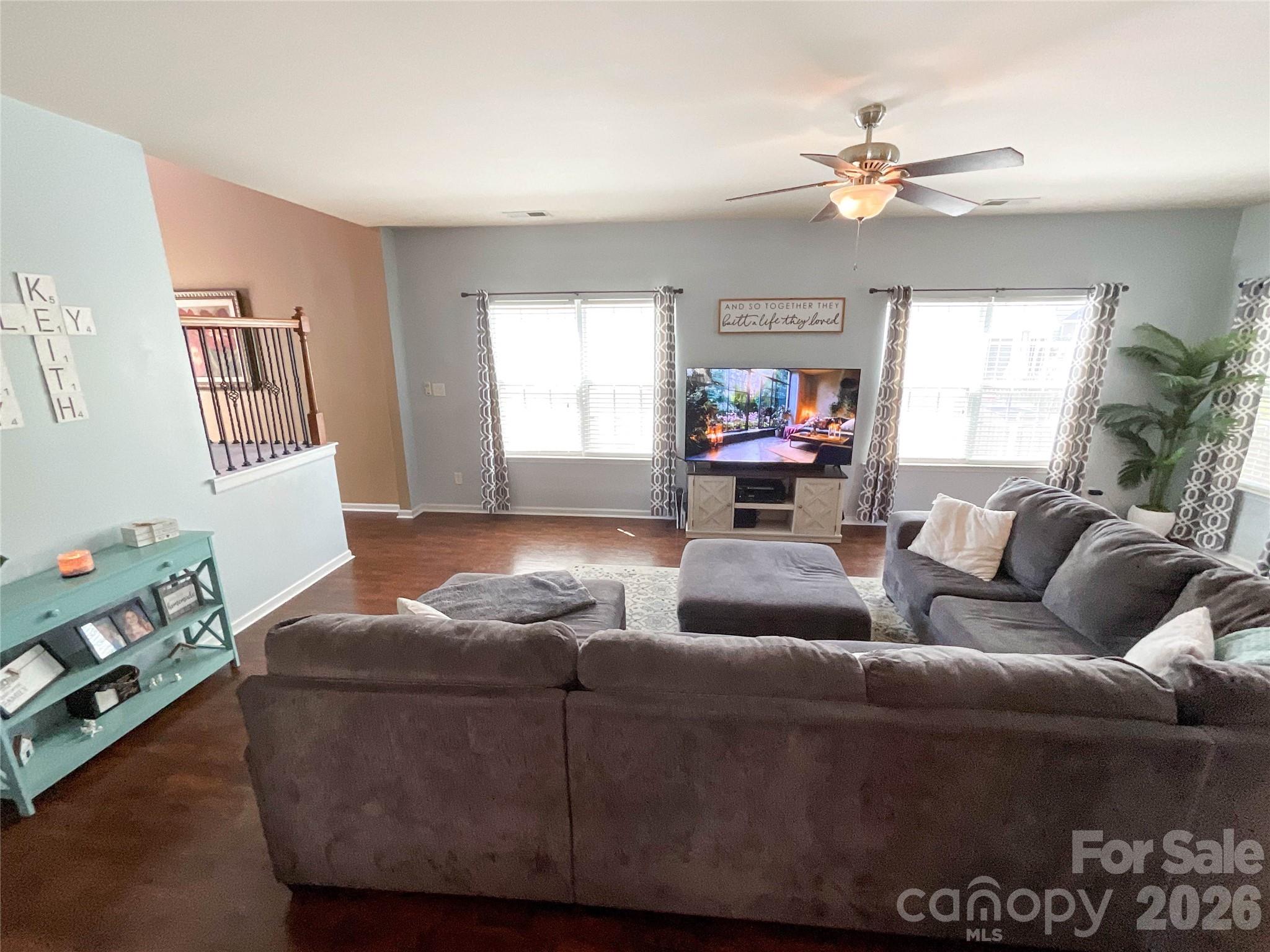 1033 Mountain Laurel Court Property Photo 7