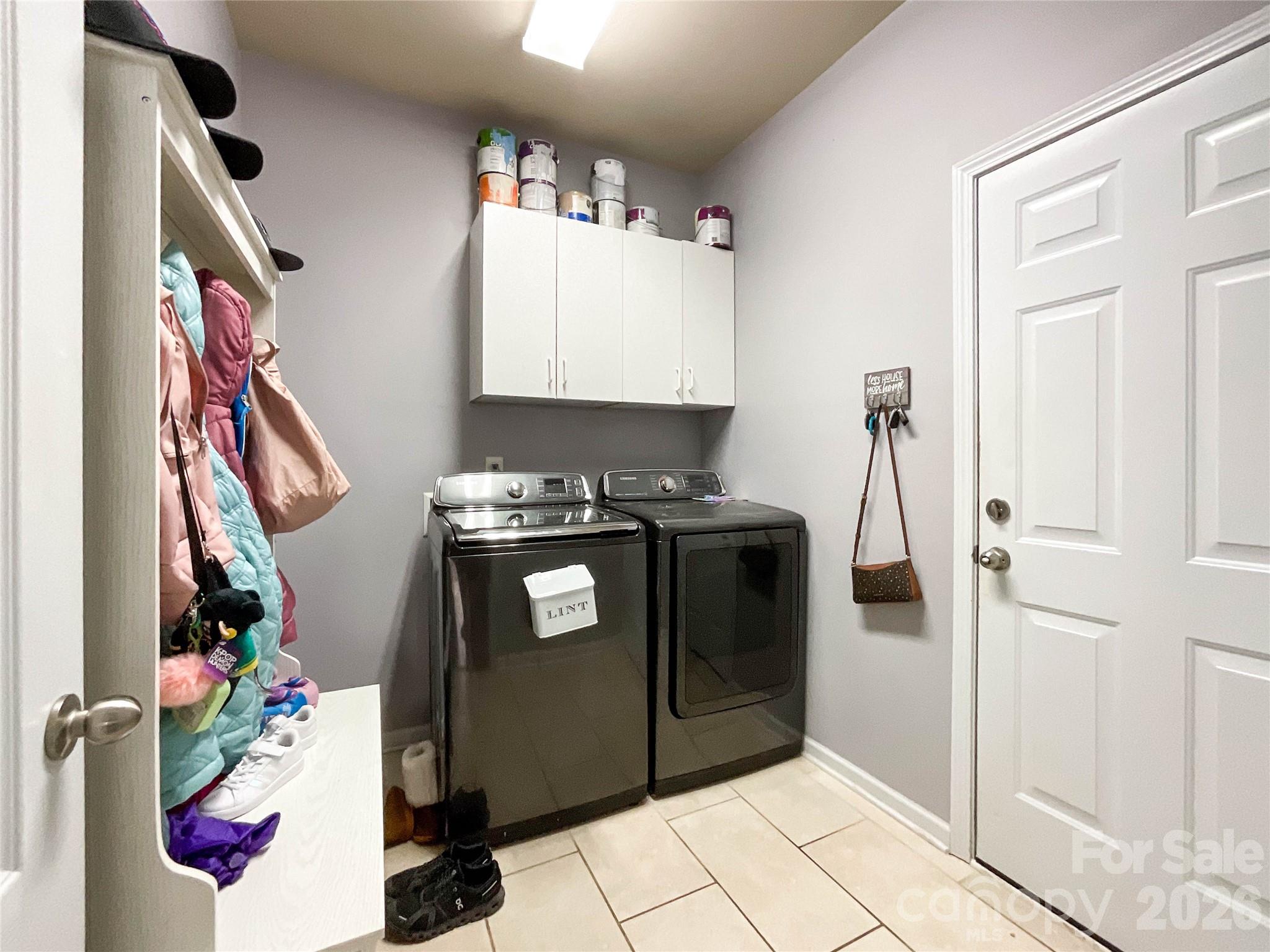 1033 Mountain Laurel Court Property Photo 9