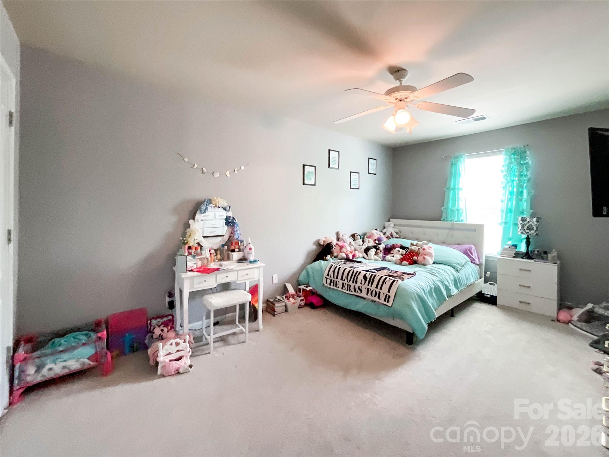 1033 Mountain Laurel Court Property Photo 18