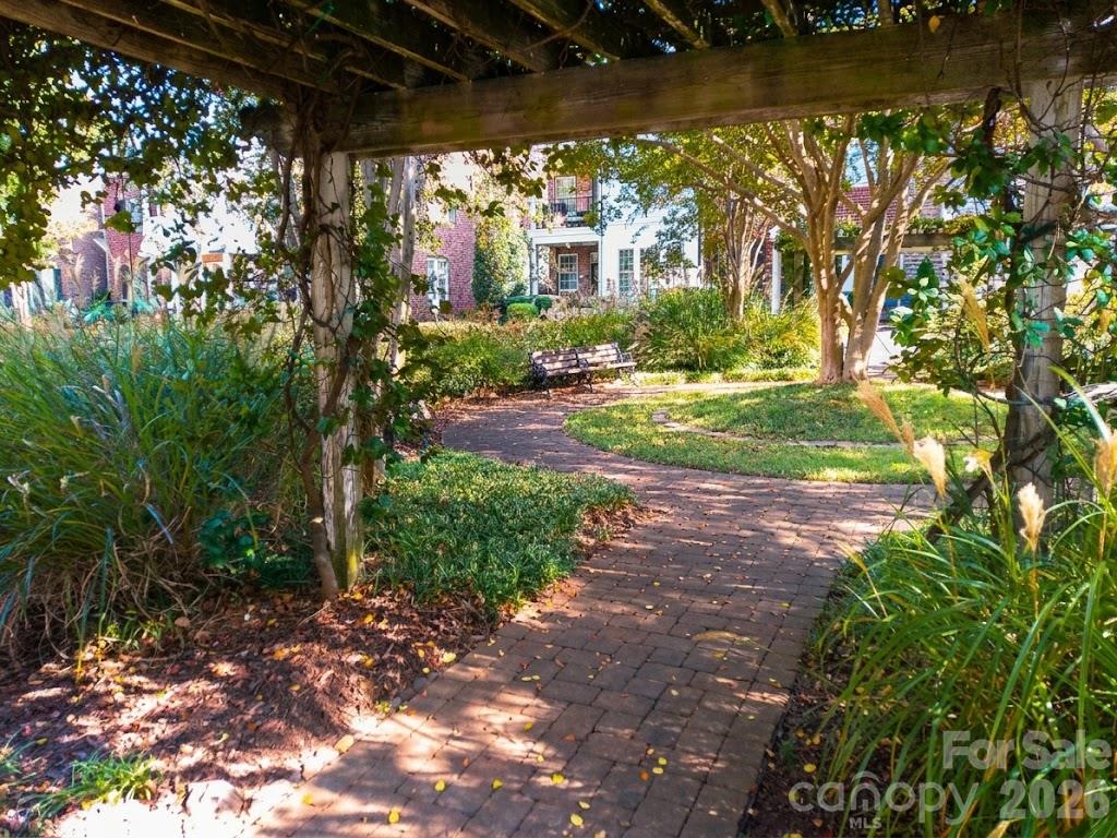 8354 Indigo Row Property Photo 34