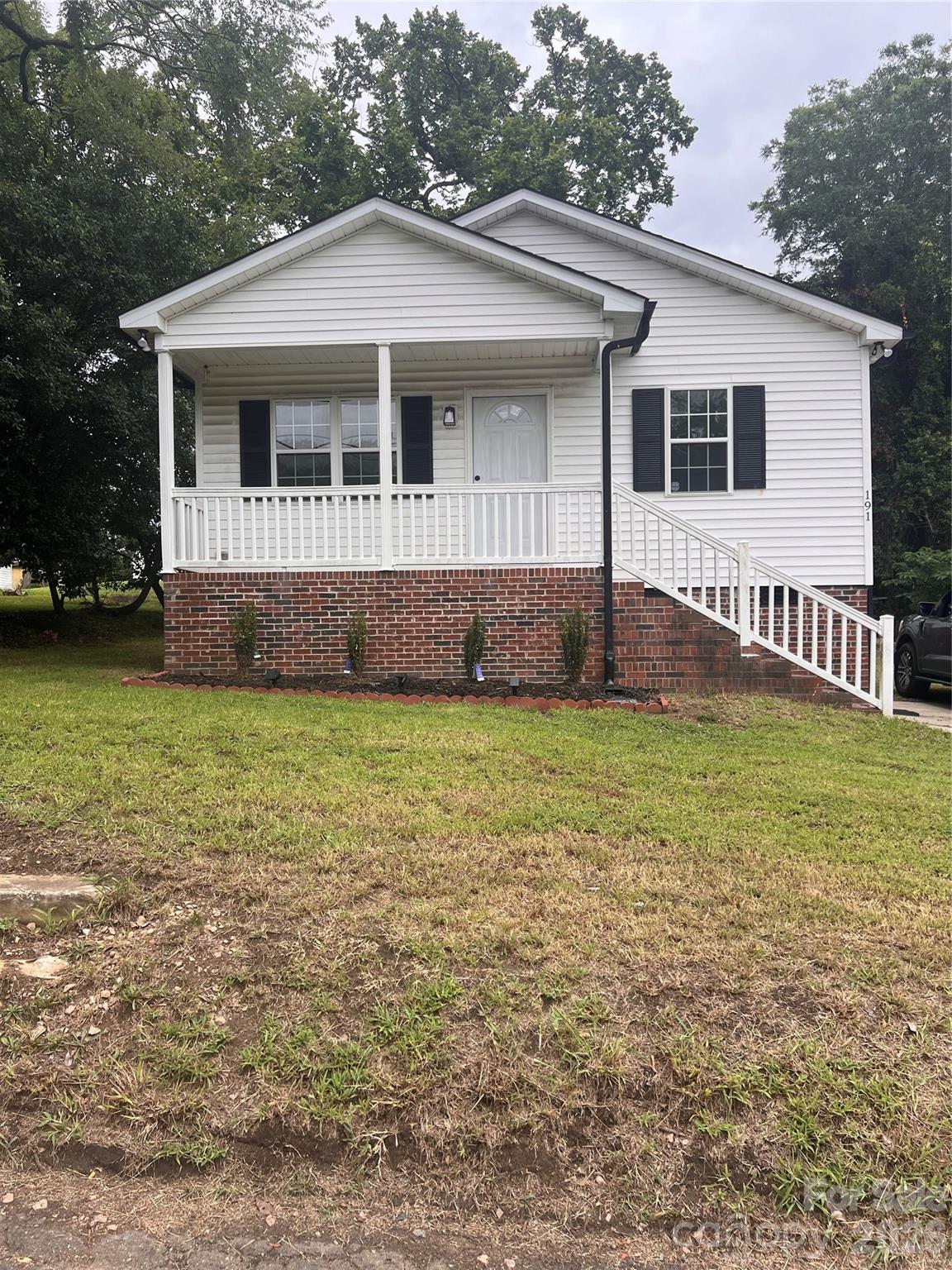 191 Mahan Street Property Photo 2