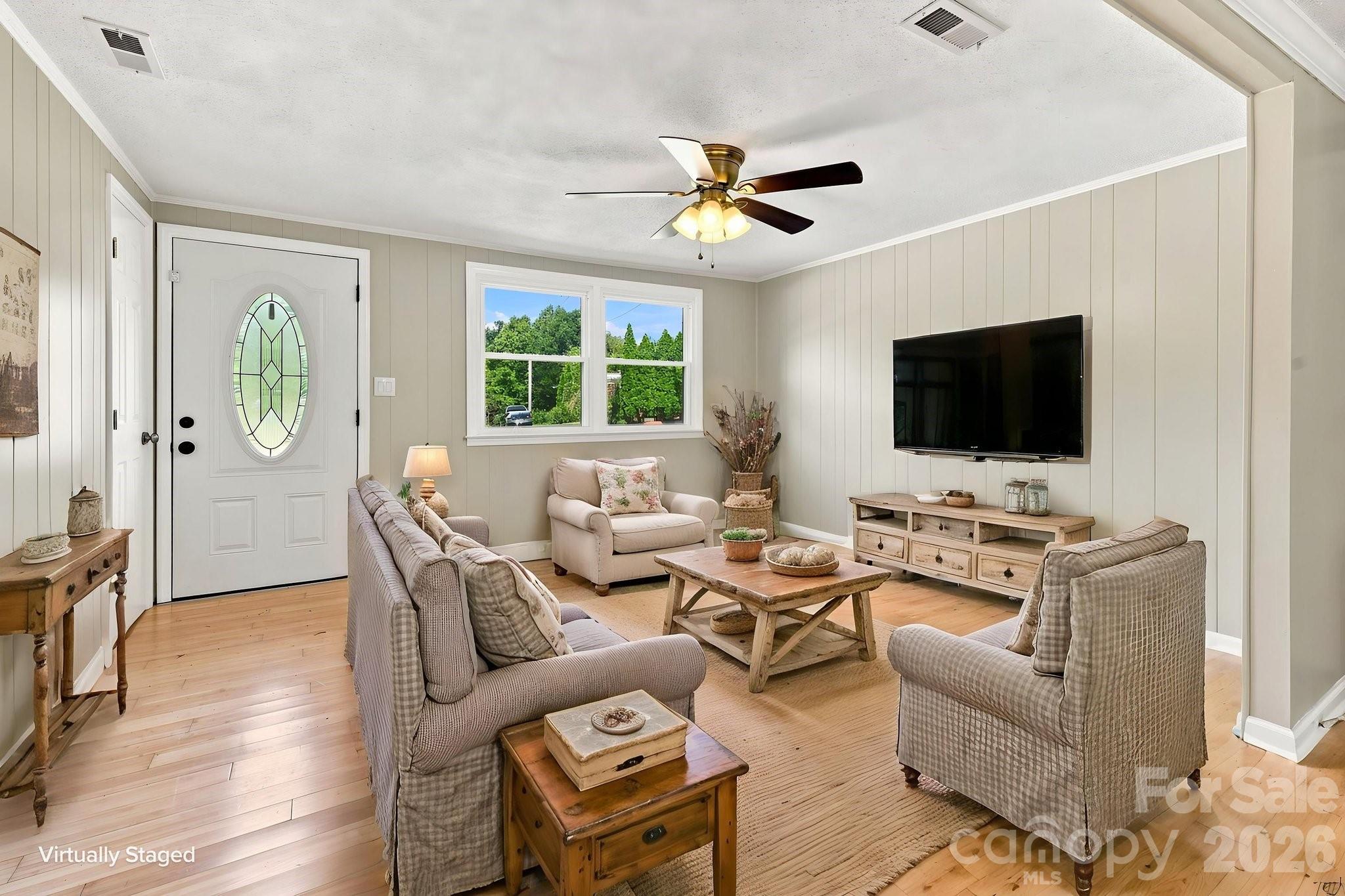 1021 S Caldwell Avenue Property Photo 10