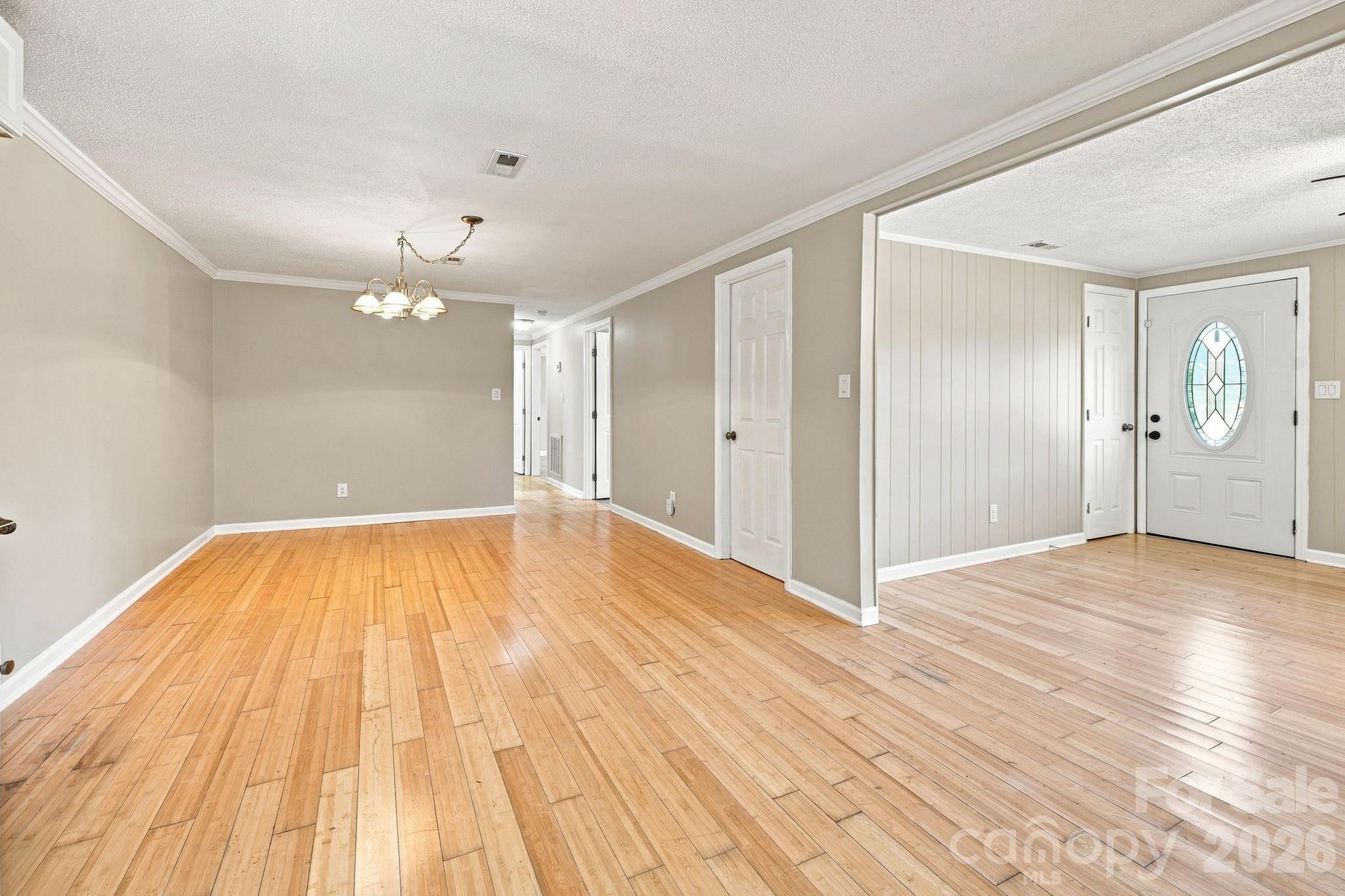 1021 S Caldwell Avenue Property Photo 11