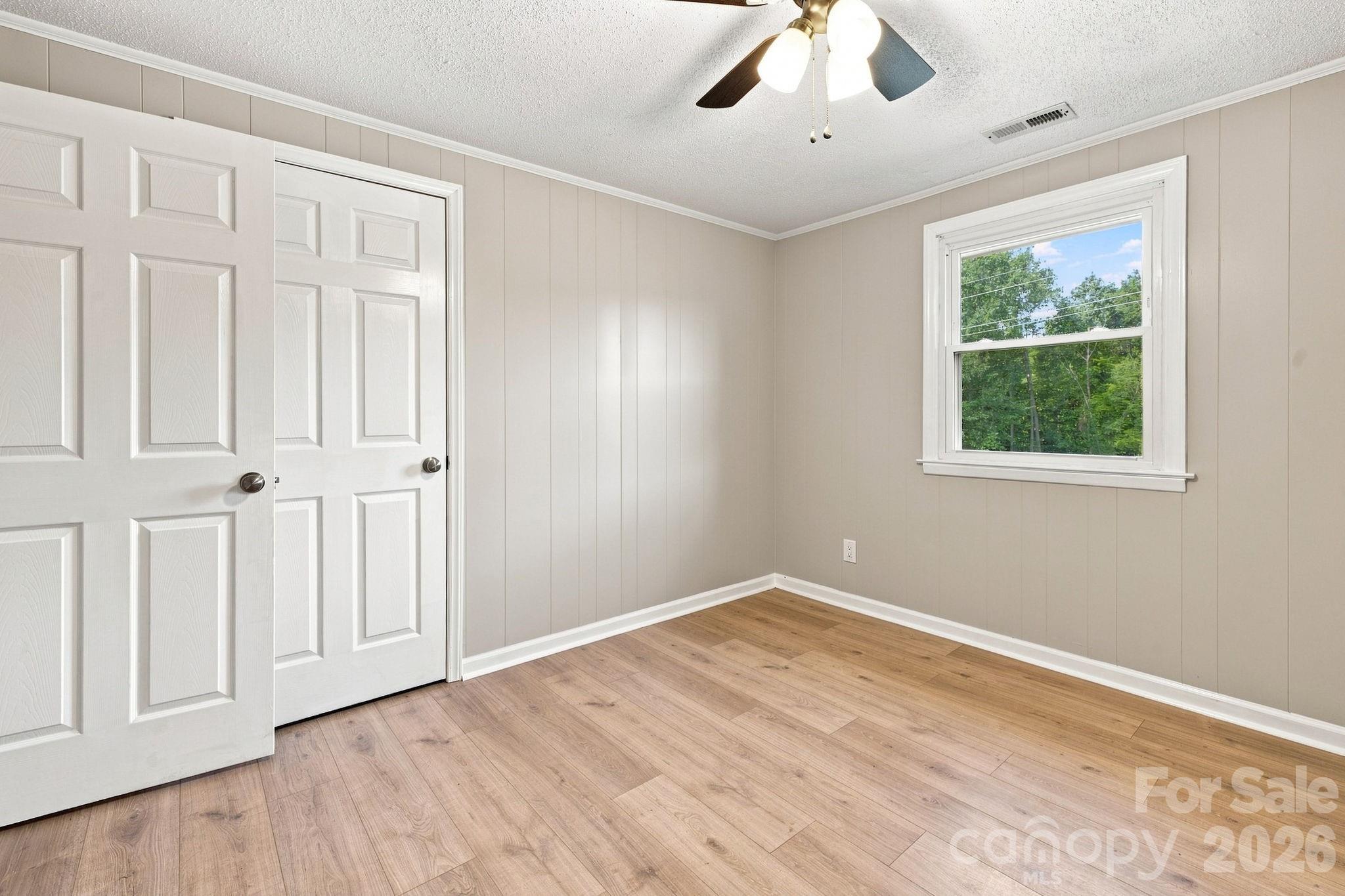 1021 S Caldwell Avenue Property Photo 15