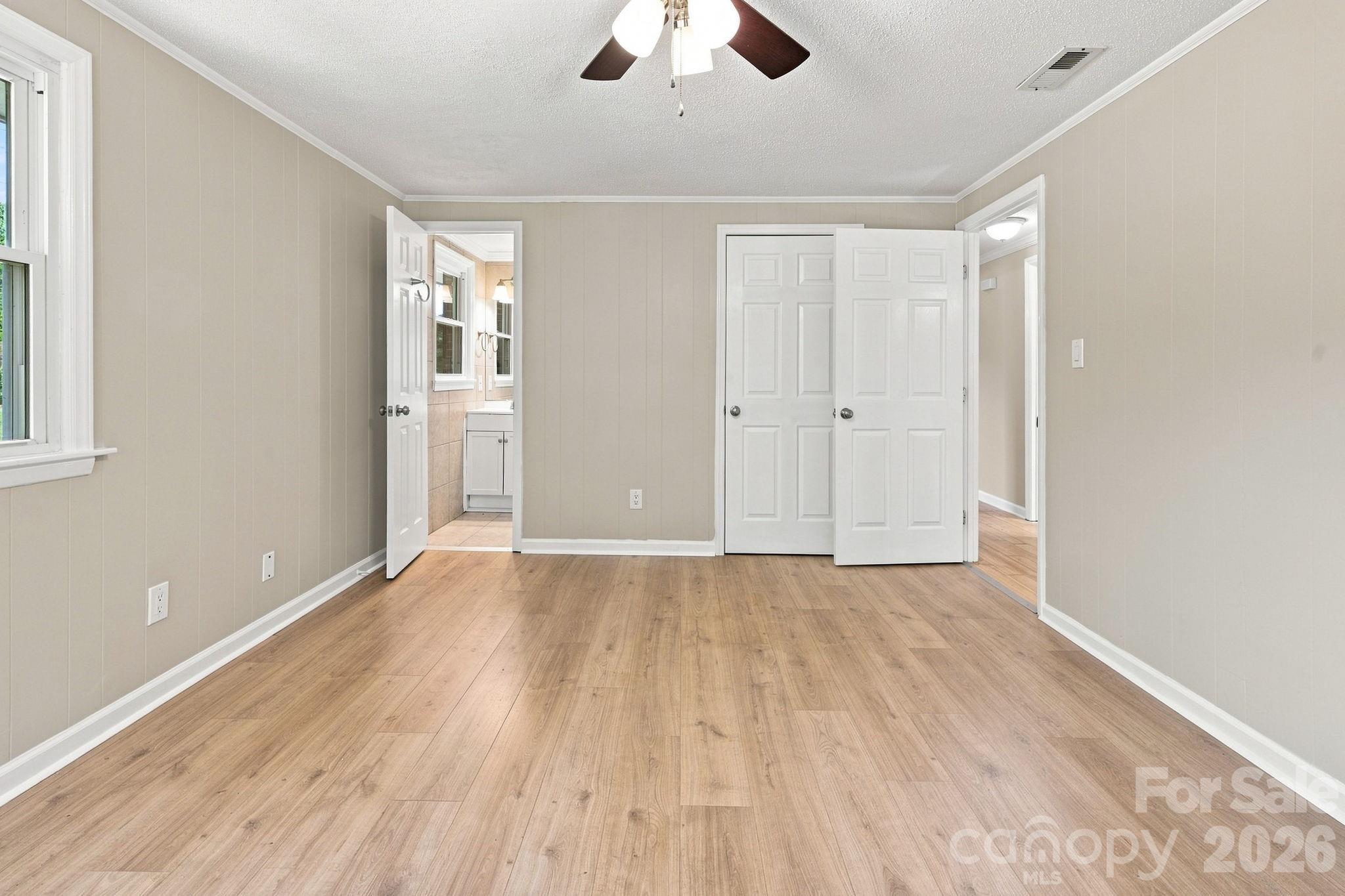 1021 S Caldwell Avenue Property Photo 18