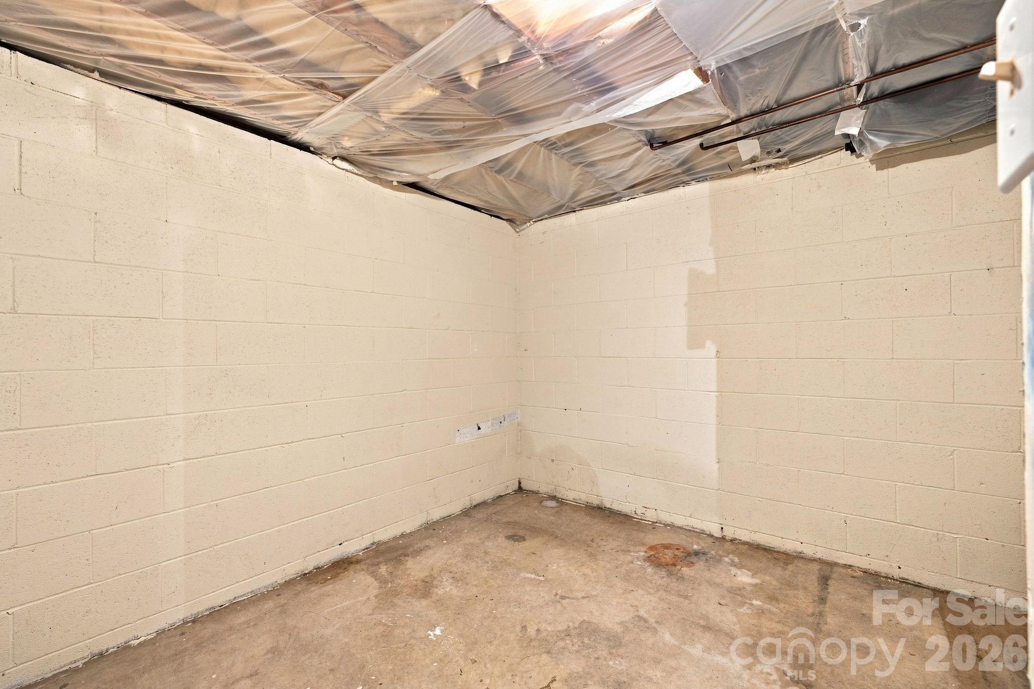 1021 S Caldwell Avenue Property Photo 29