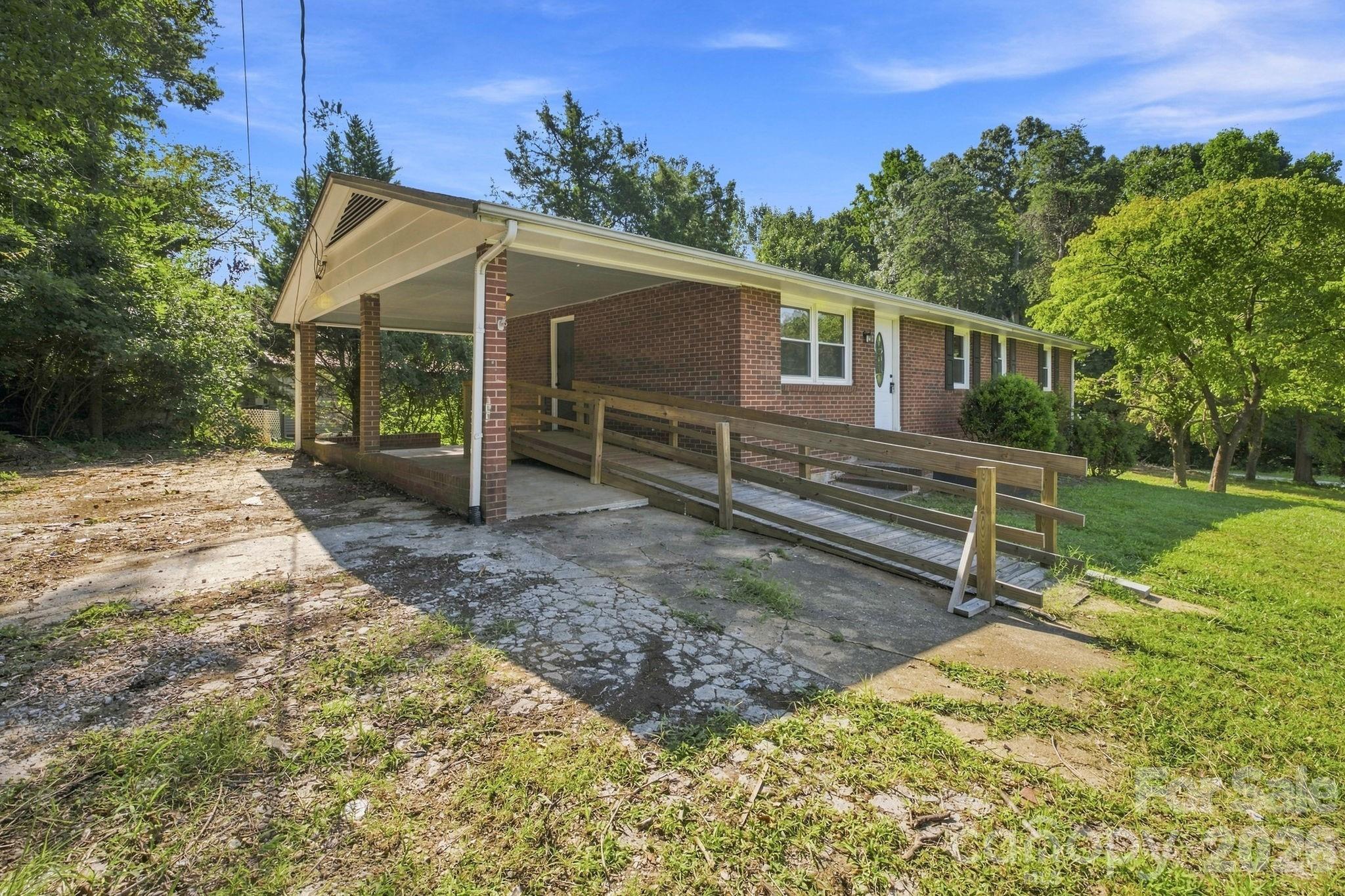 1021 S Caldwell Avenue Property Photo 40