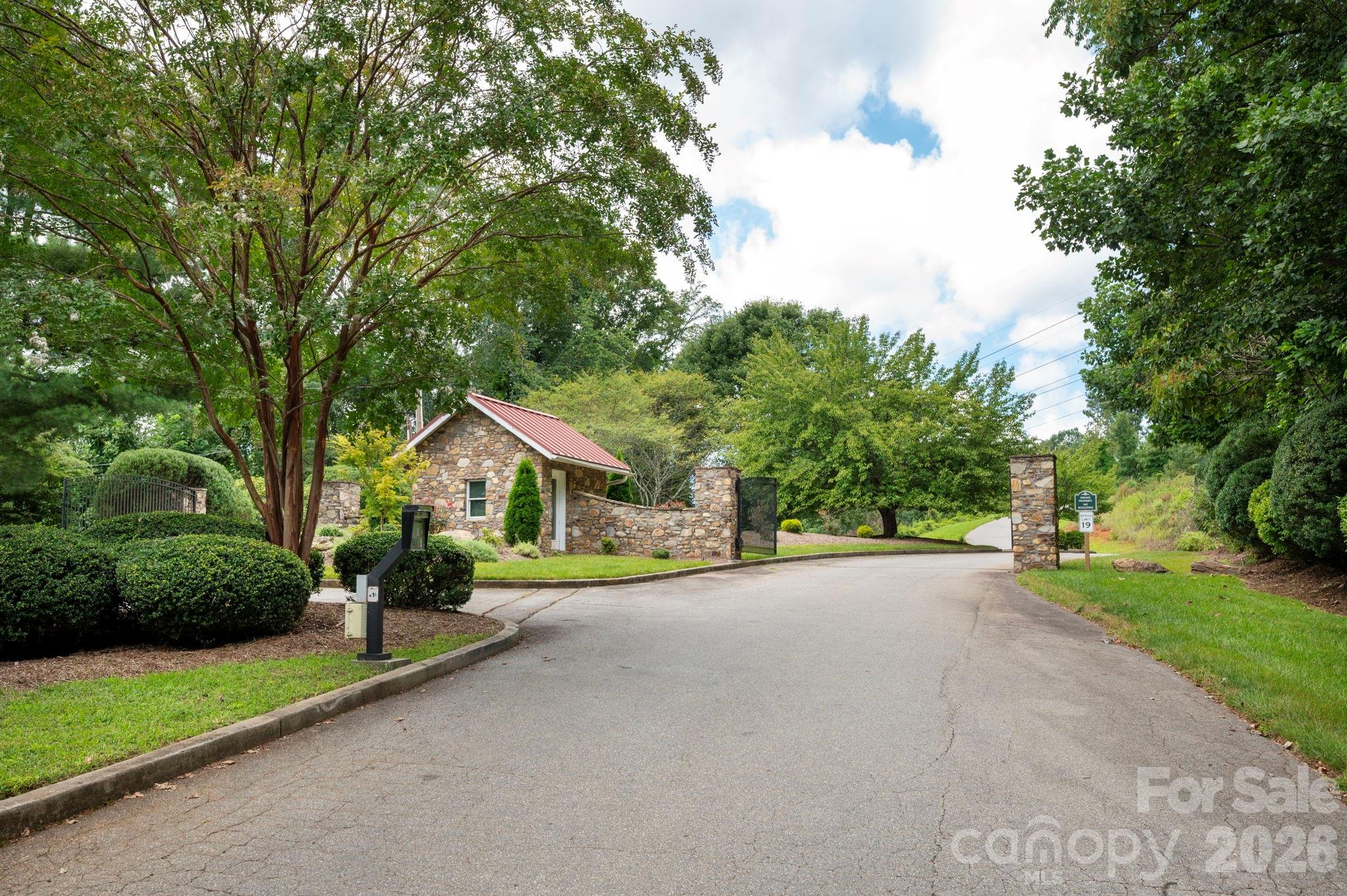 16 Britton Knoll Pass Property Photo 40