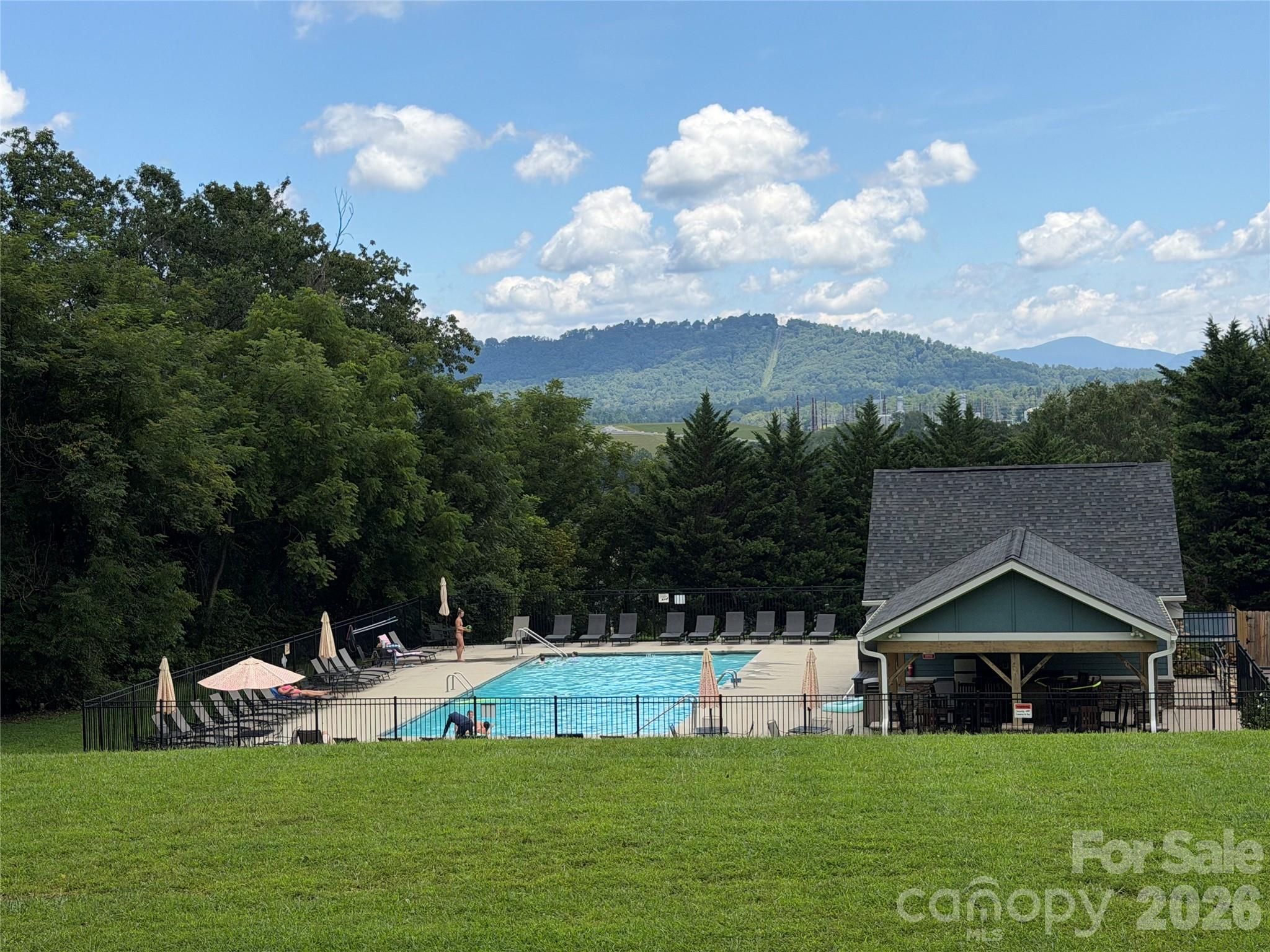 16 Britton Knoll Pass Property Photo 45