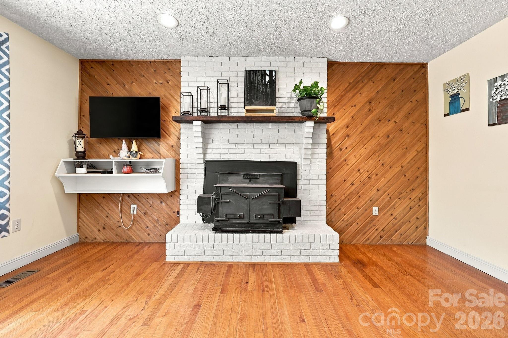 339 Indian Hills Loop 16 Property Photo 2