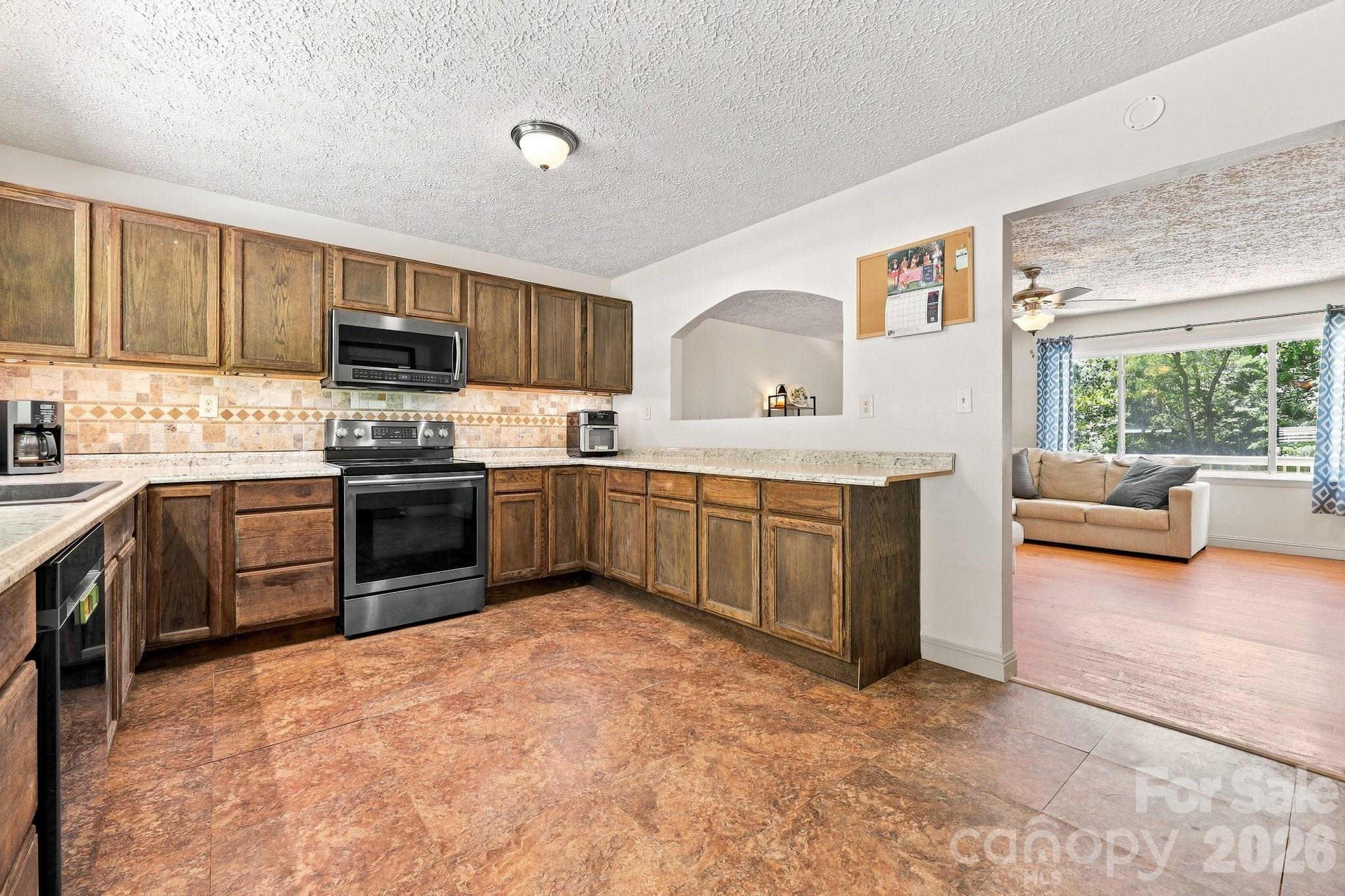 339 Indian Hills Loop 16 Property Photo 9