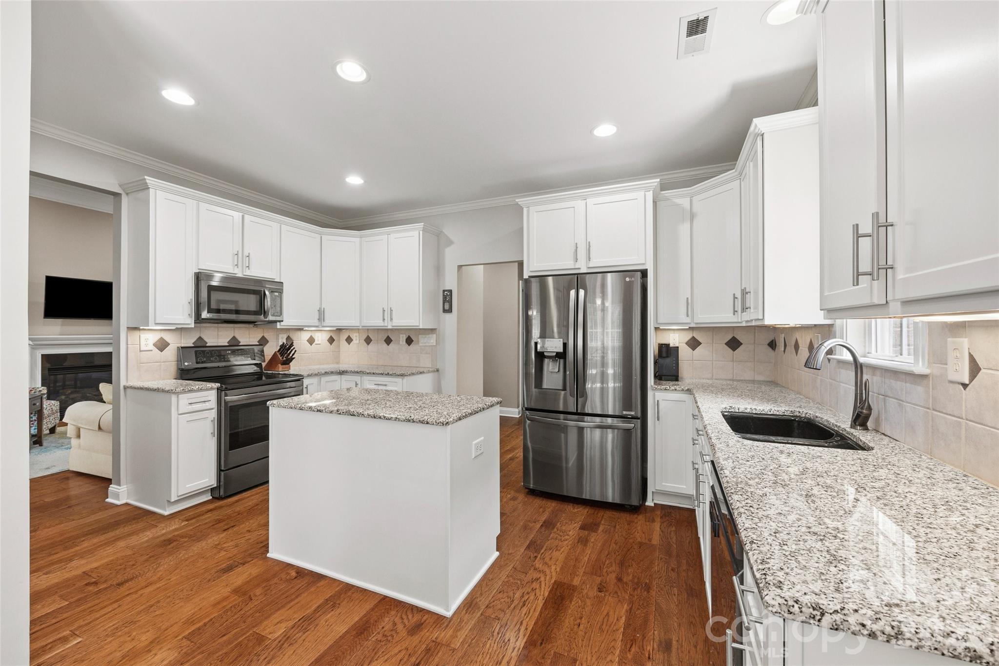 771 Cherry Hills Place Property Photo 14