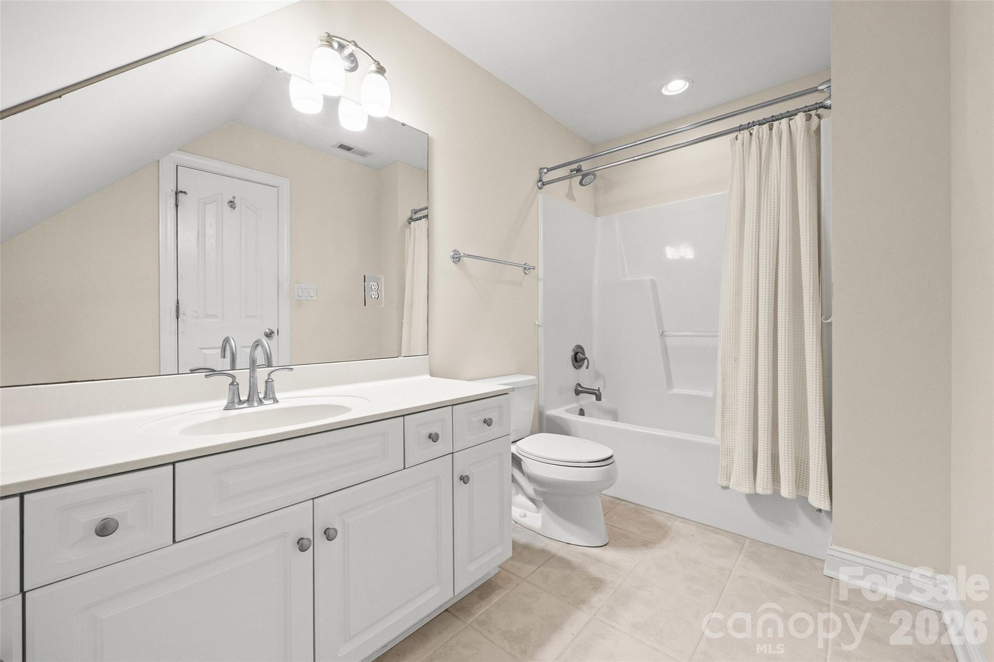 771 Cherry Hills Place Property Photo 28