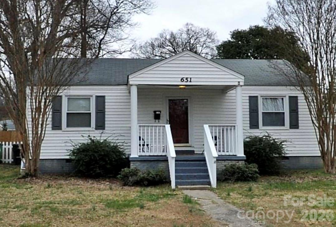 651 Melbourne Court Property Photo 1
