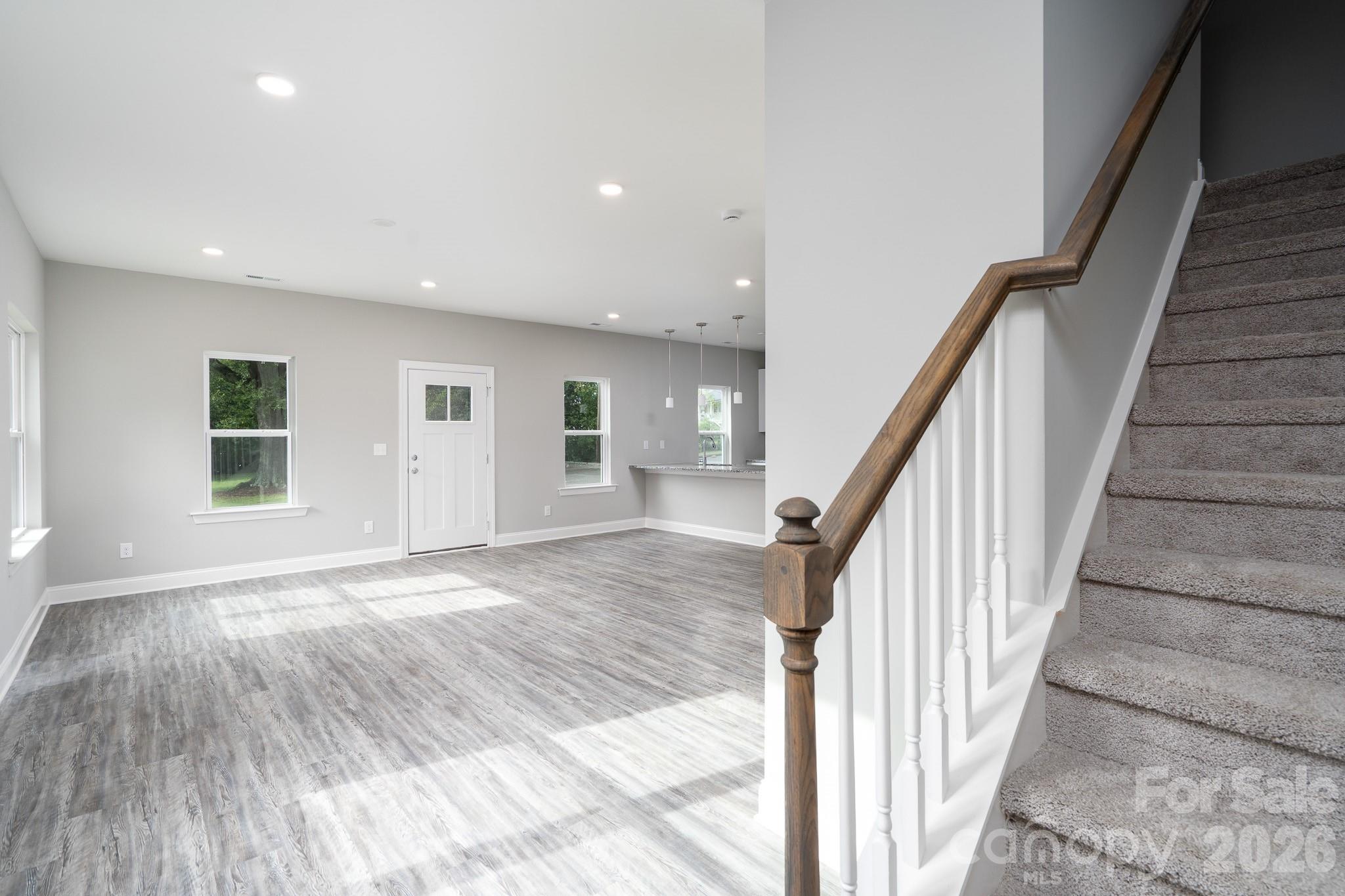 207 E Elm Street Property Photo 6