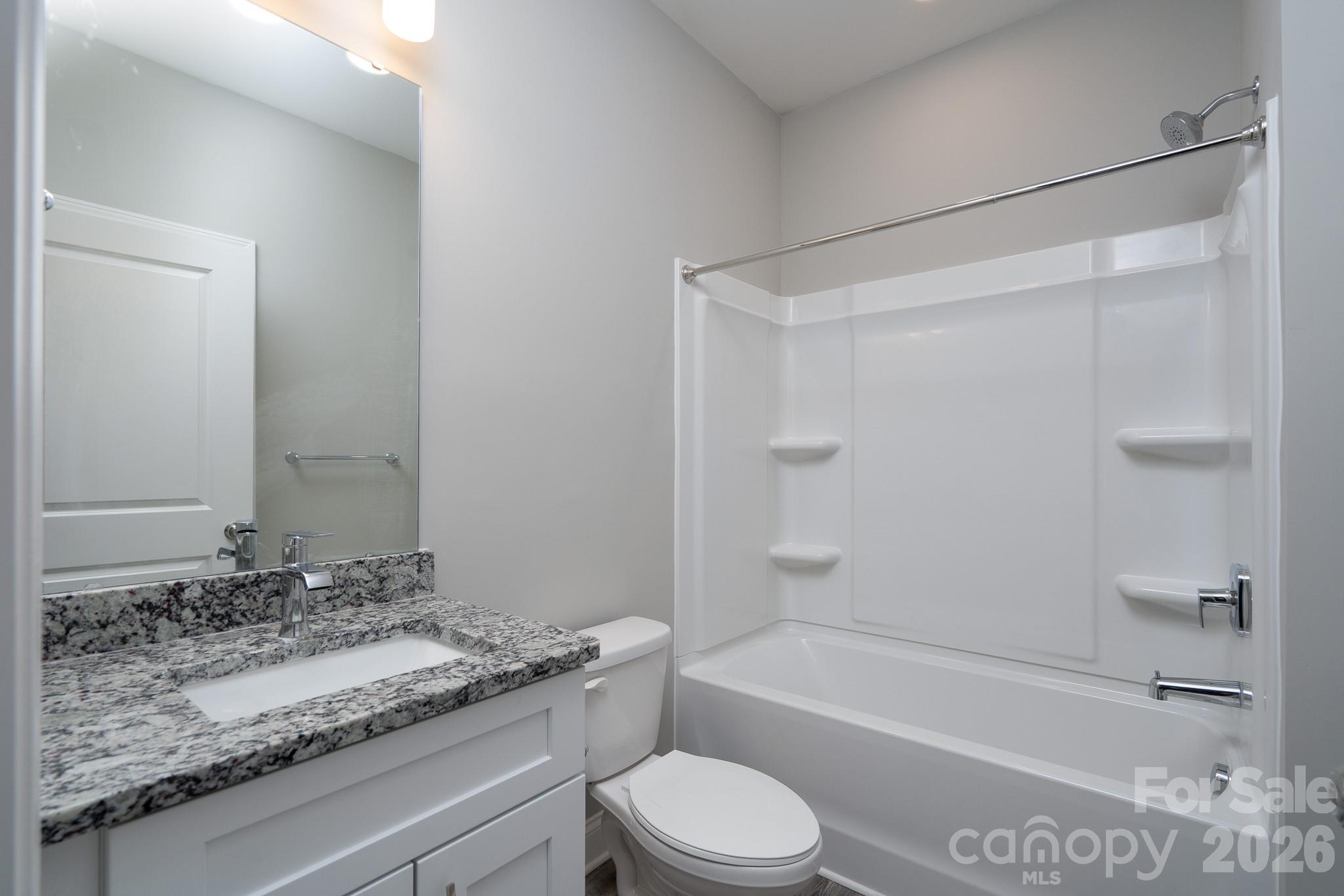 207 E Elm Street Property Photo 10