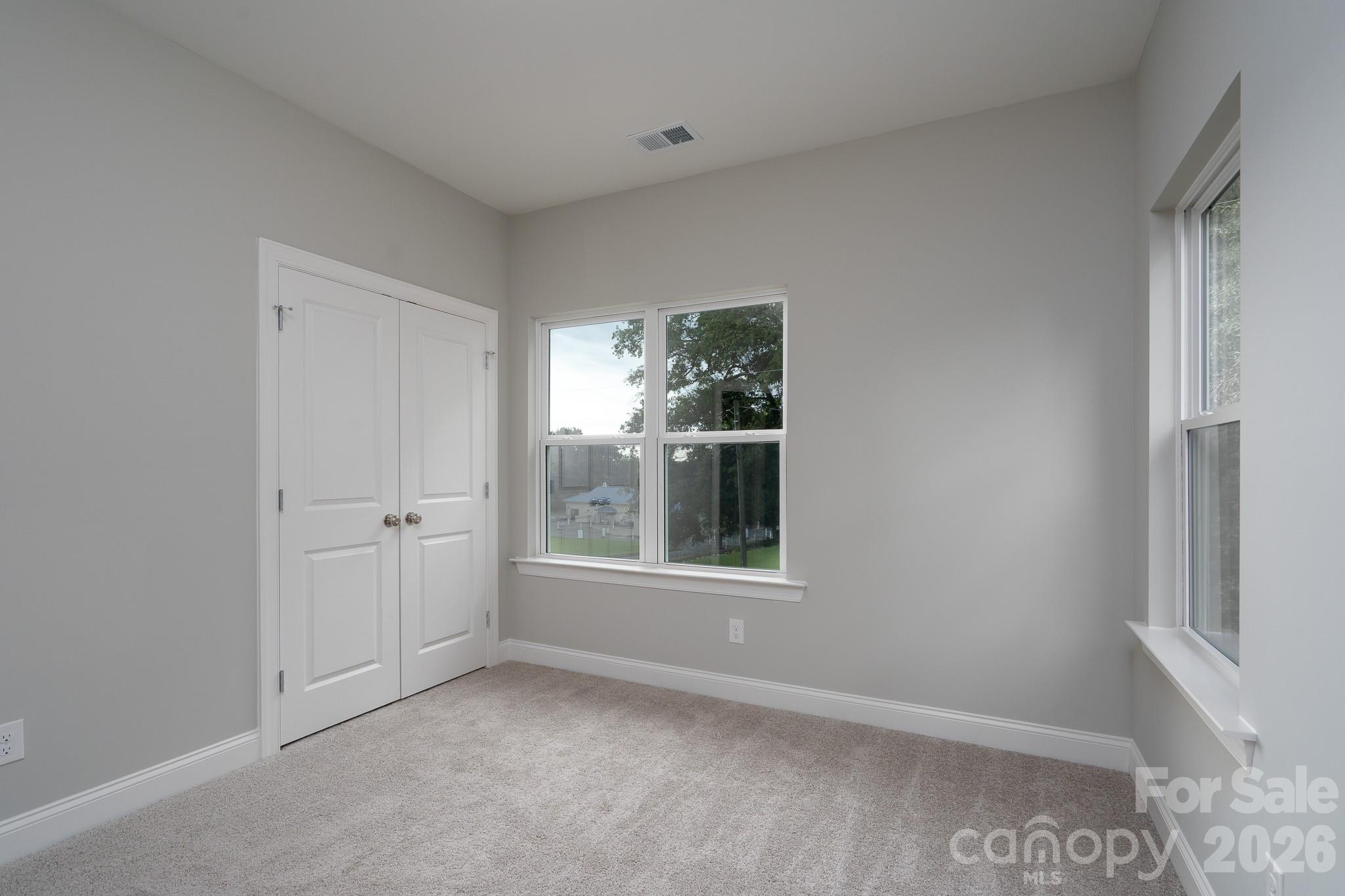 207 E Elm Street Property Photo 12